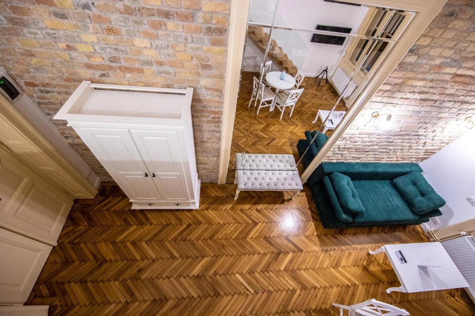 Photo of the whole room in VISAJ Deluxe Downtown