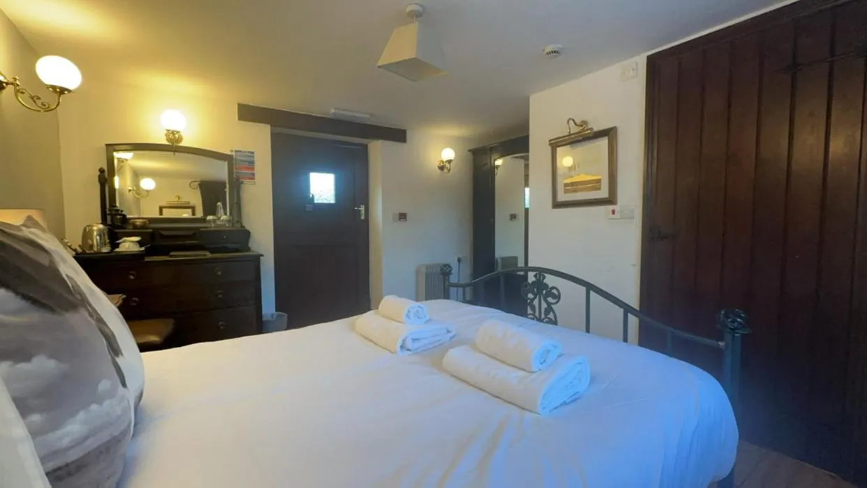 Bed in The White Bull