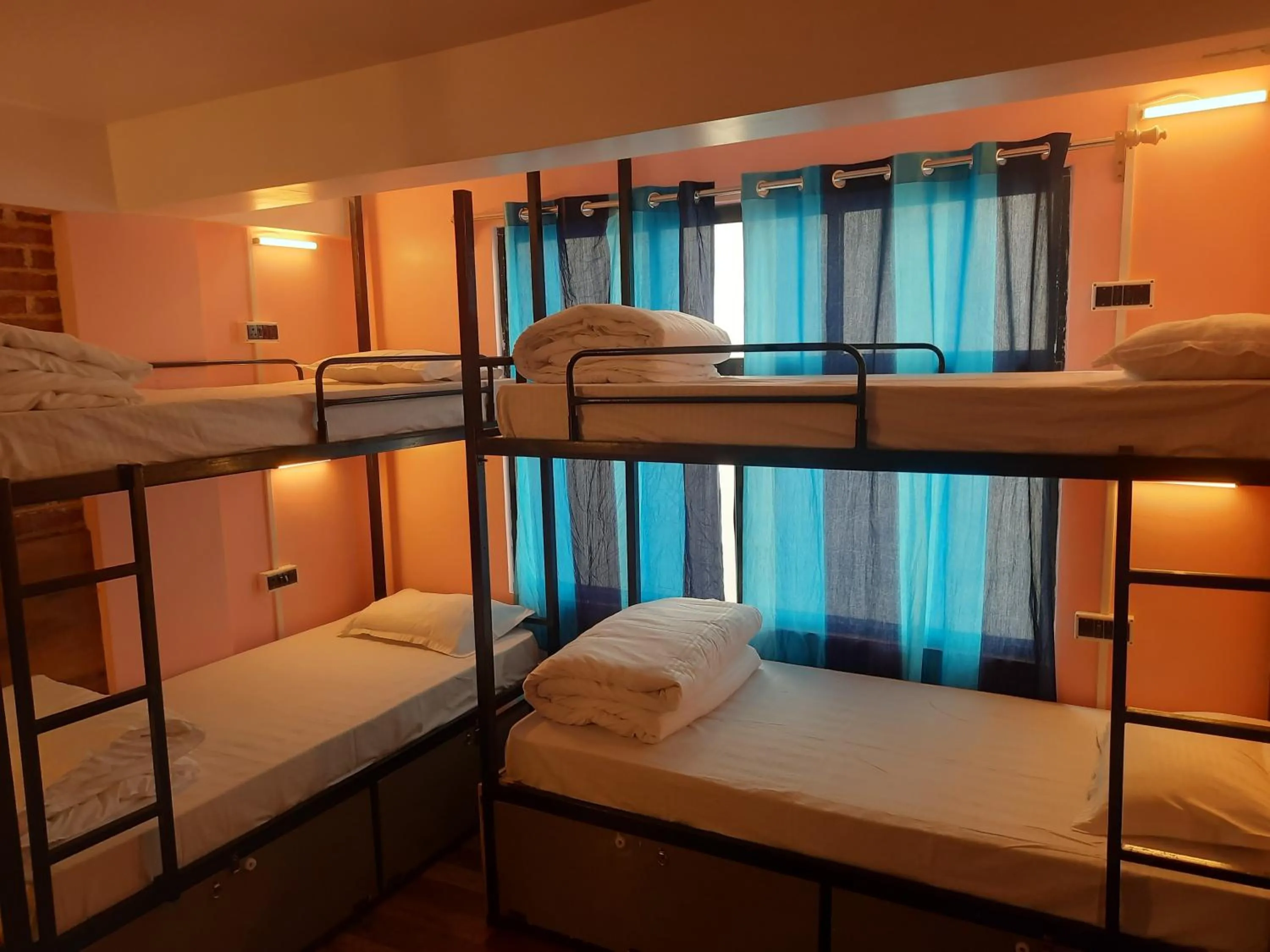 Bed in 6-Bed Female Dormitory Room in Bubble Beds