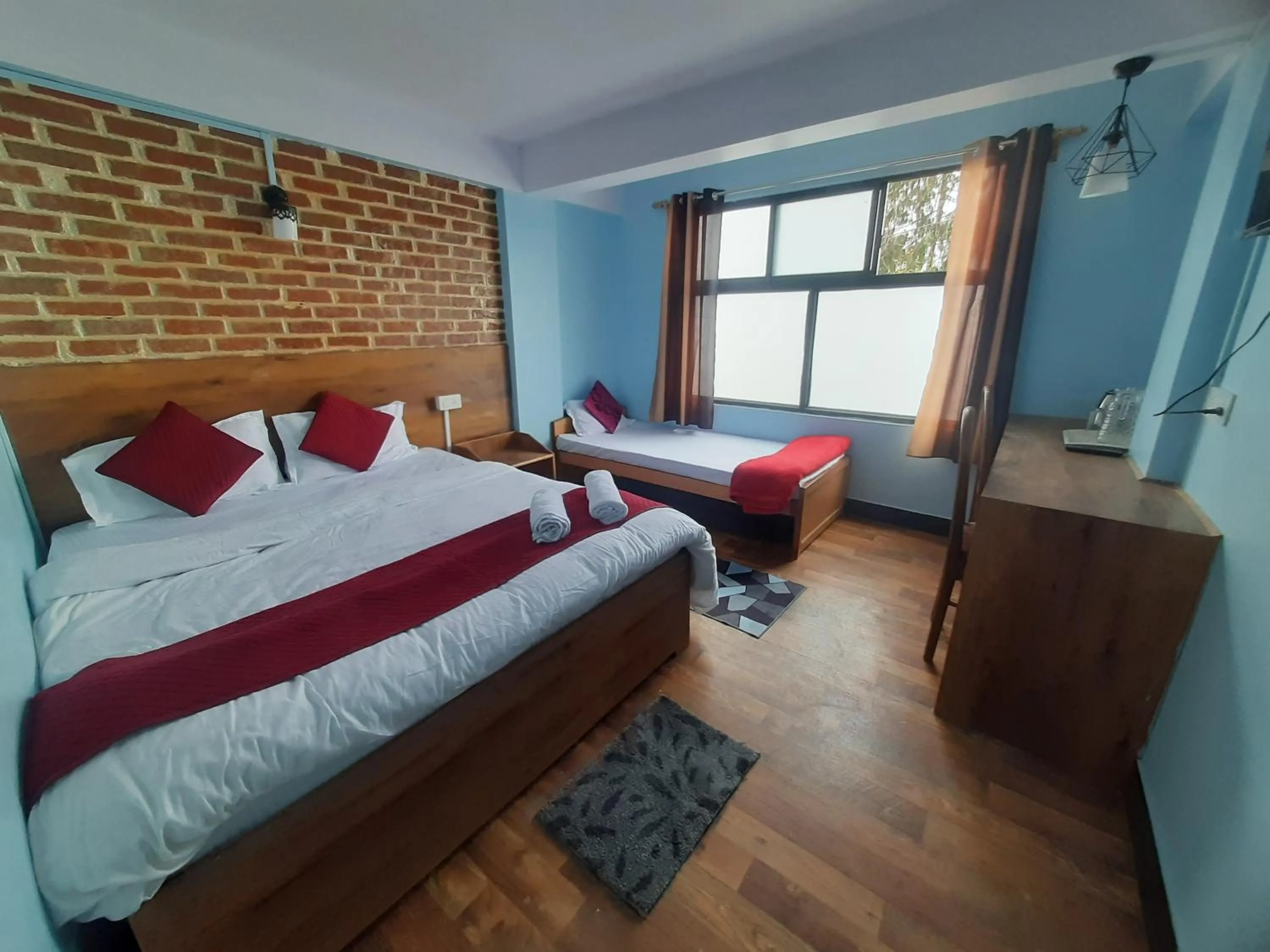 Triple Room with Bathroom in Bubble Beds