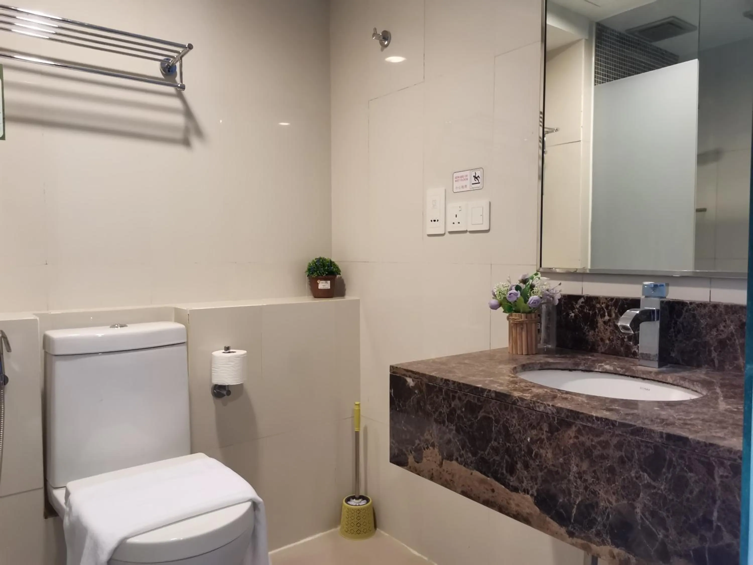 Toilet in Greenage MingSuite 明绿时代套房 Kota Kinabalu 亚庇市中心