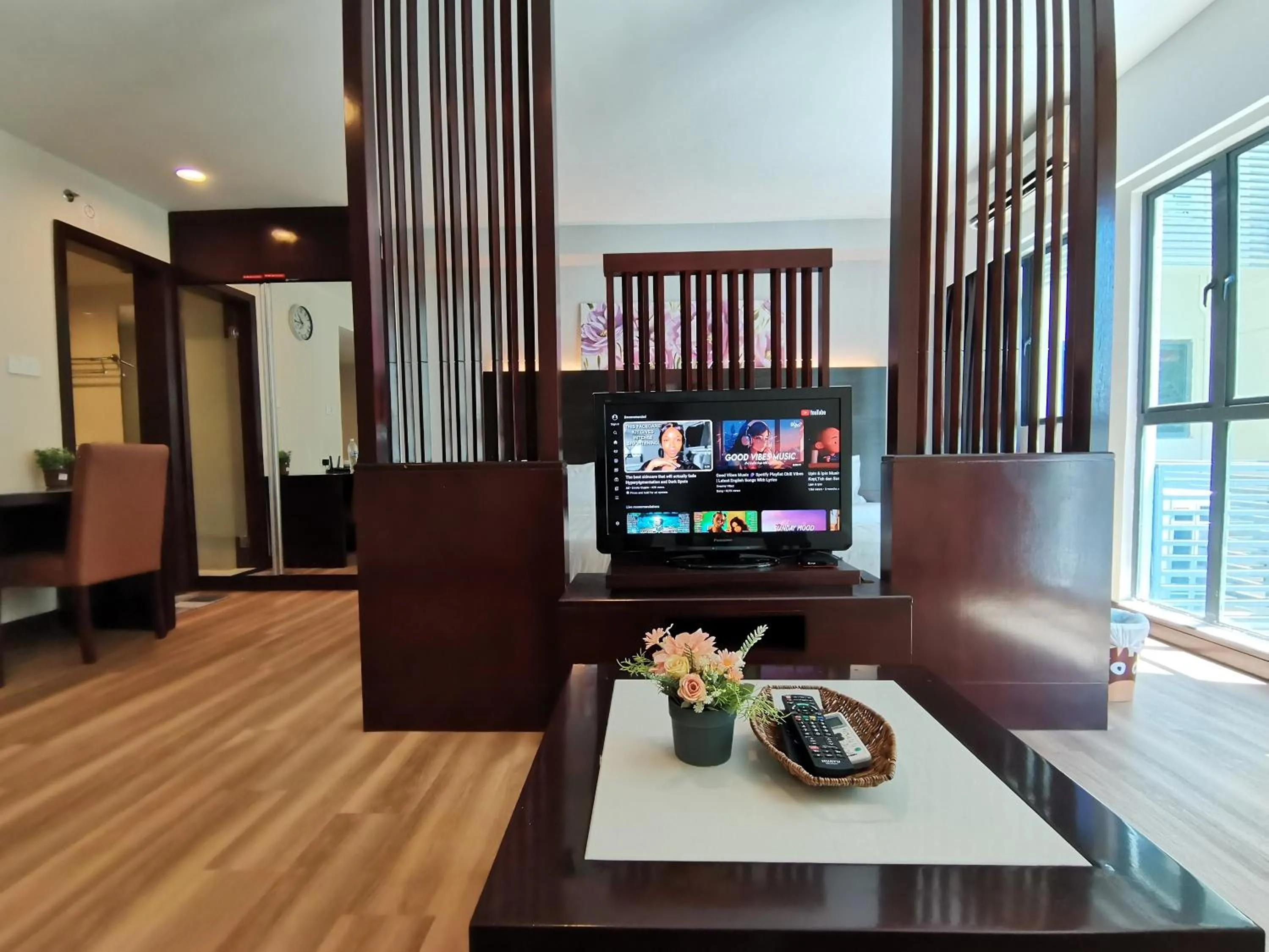 Communal lounge/ TV room in Greenage MingSuite 明绿时代套房 Kota Kinabalu 亚庇市中心