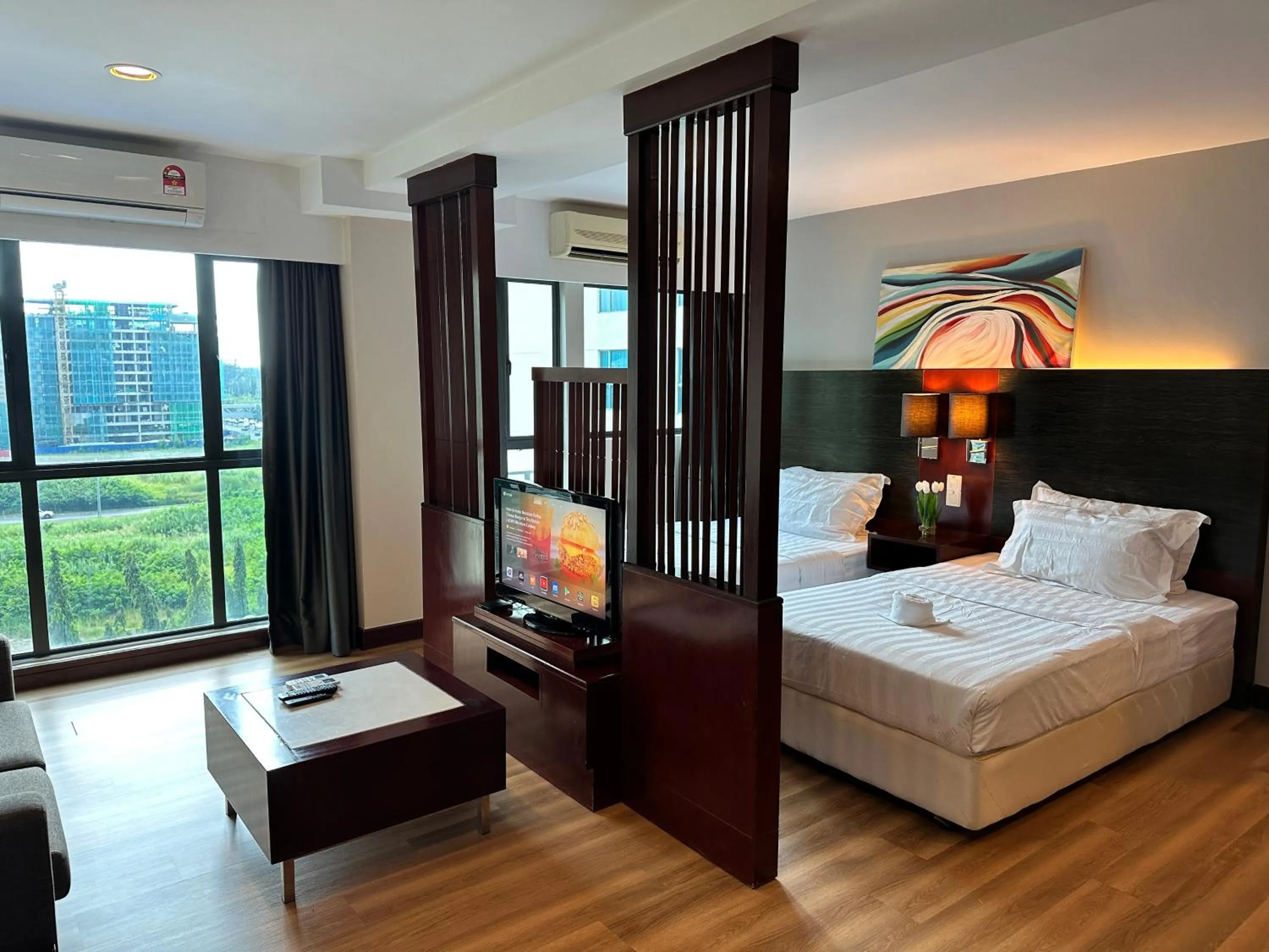 Photo of the whole room, Bed in Greenage MingSuite 明绿时代套房 Kota Kinabalu 亚庇市中心