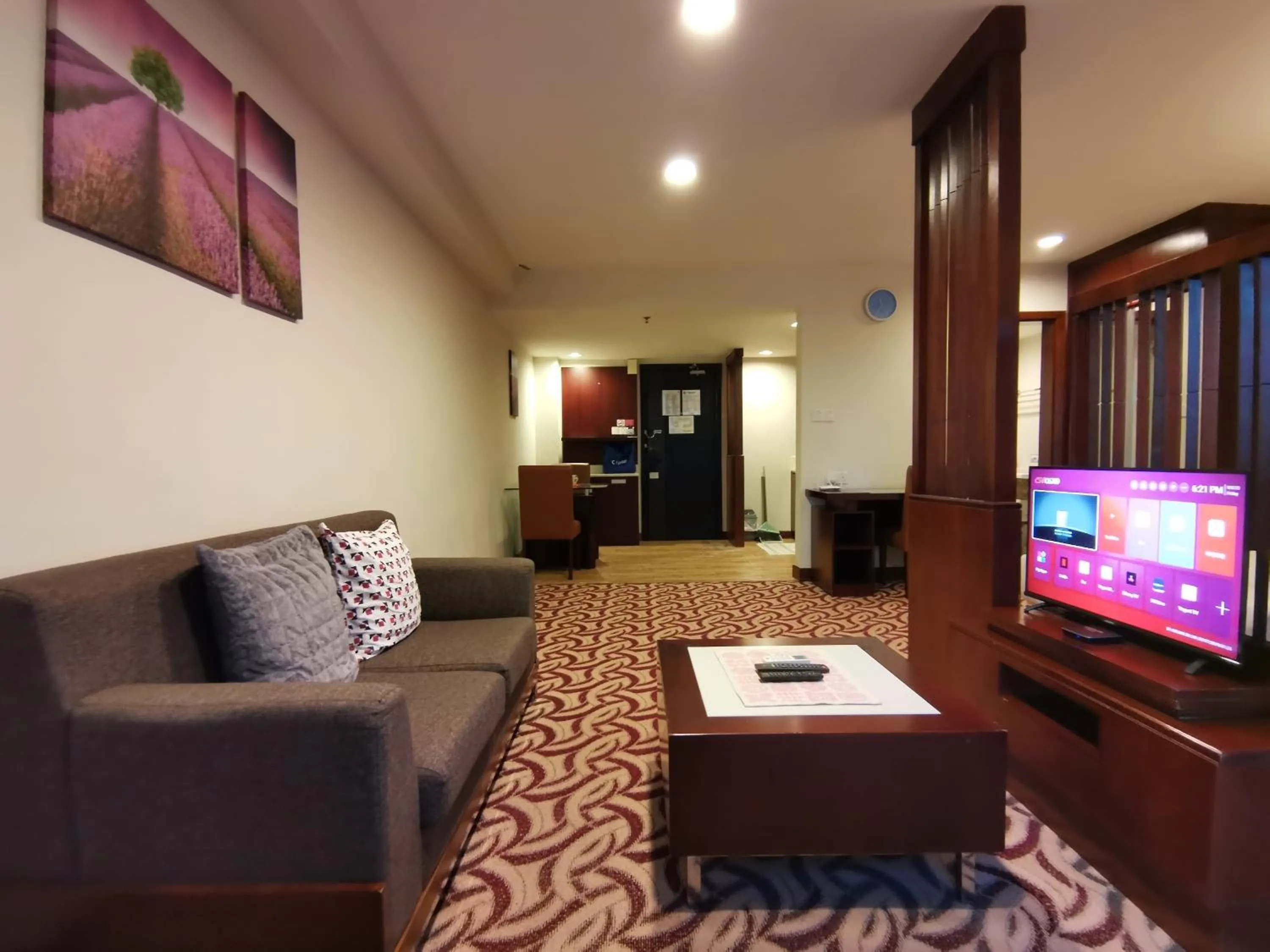 Communal lounge/ TV room in Greenage MingSuite 明绿时代套房 Kota Kinabalu 亚庇市中心