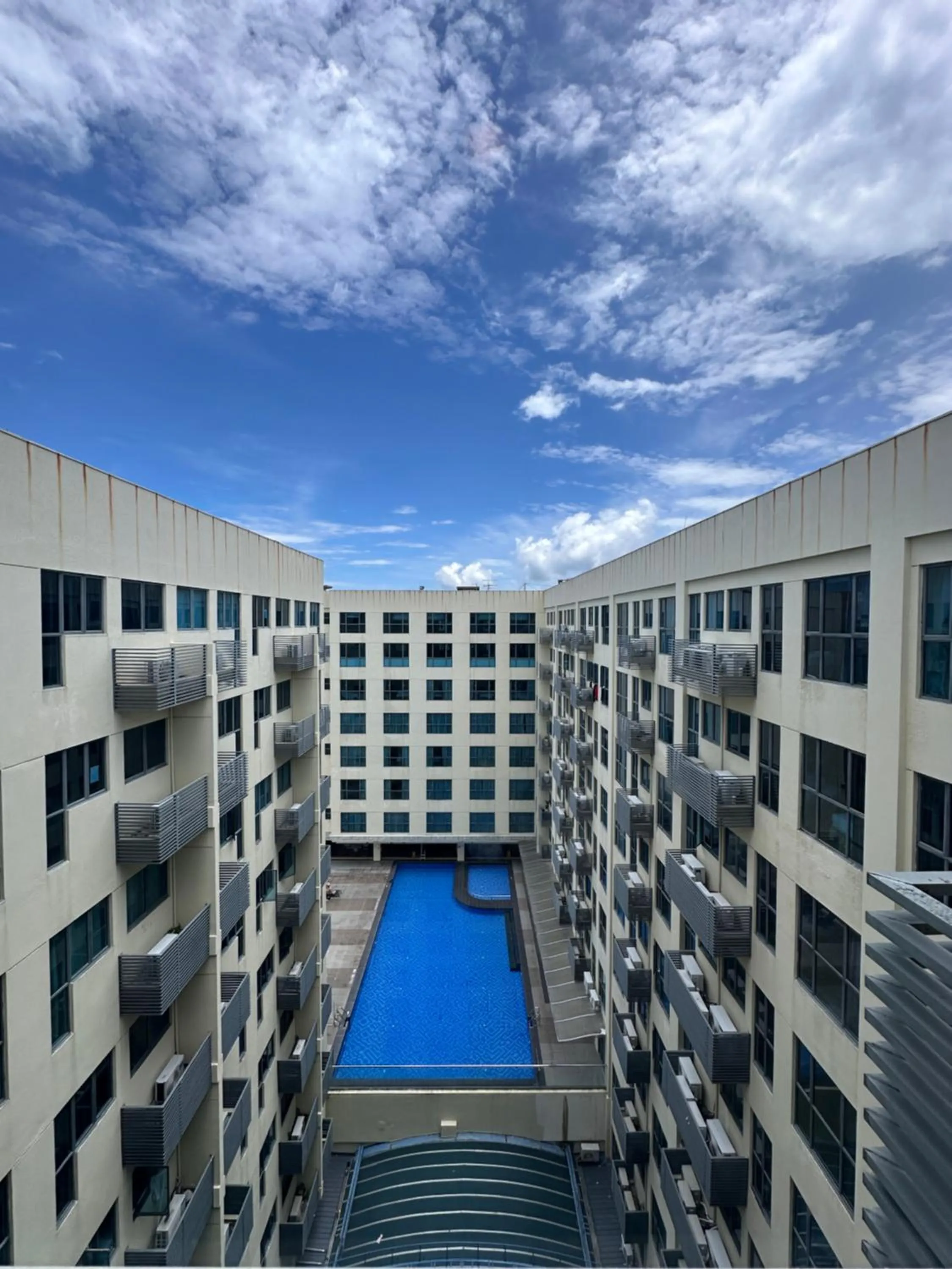 Pool view in Greenage MingSuite 明绿时代套房 Kota Kinabalu 亚庇市中心