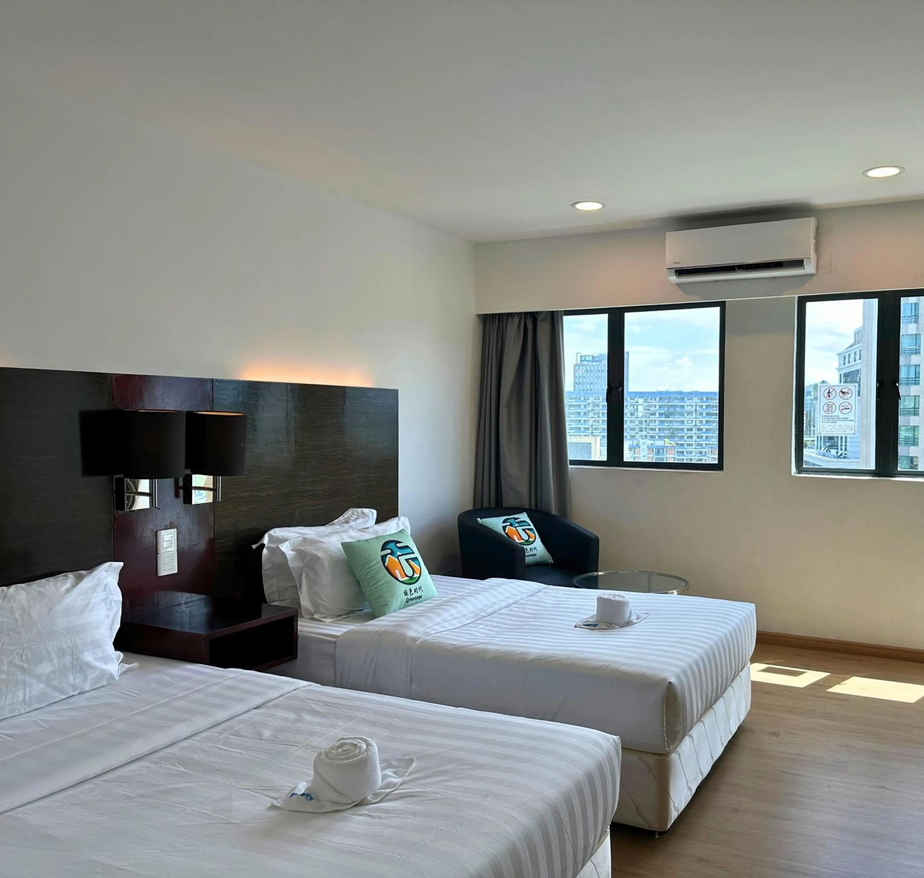Photo of the whole room, Bed in Greenage MingSuite 明绿时代套房 Kota Kinabalu 亚庇市中心