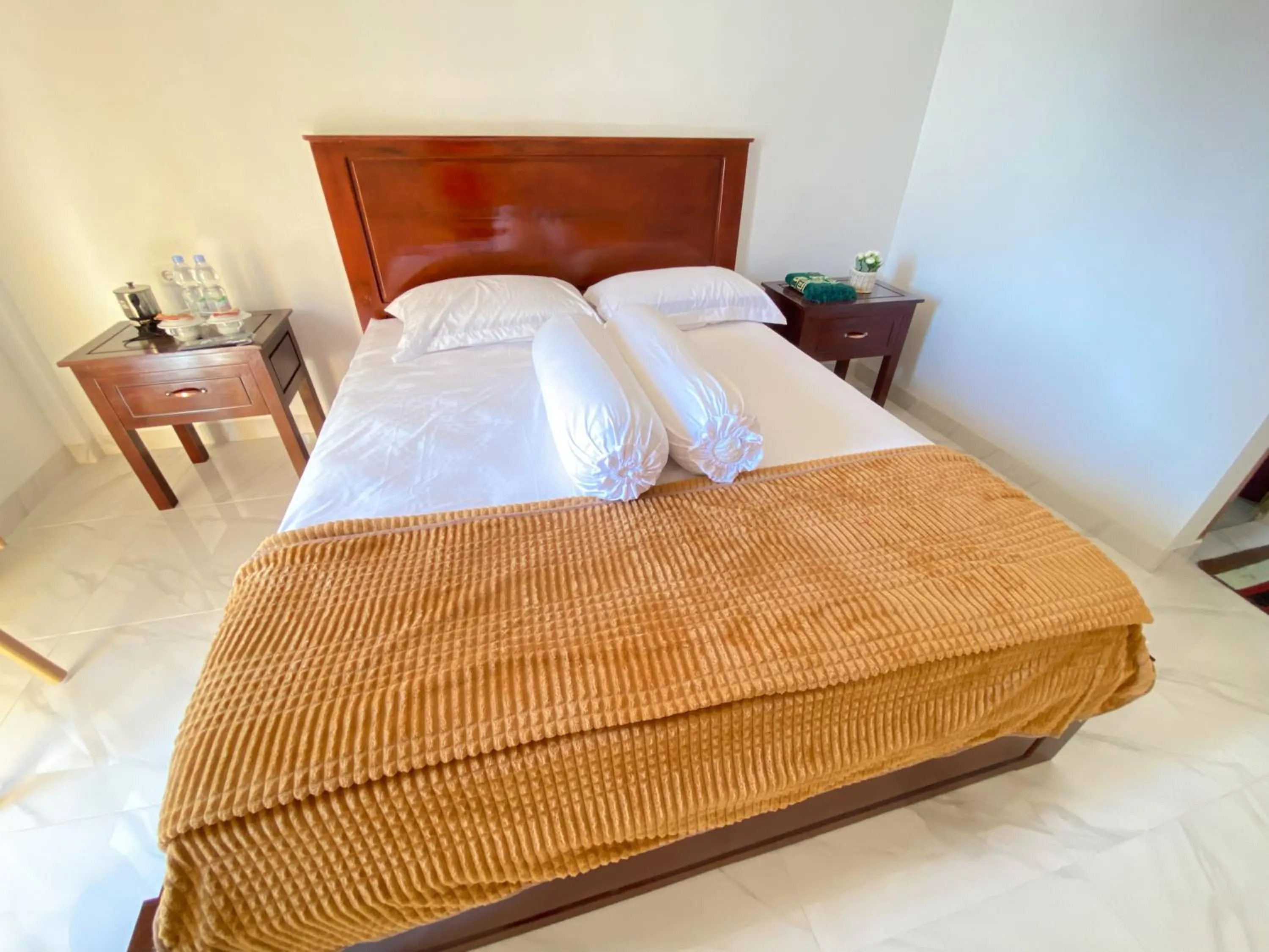 Bedroom, Bed in Rumah Windy Guest House Bira