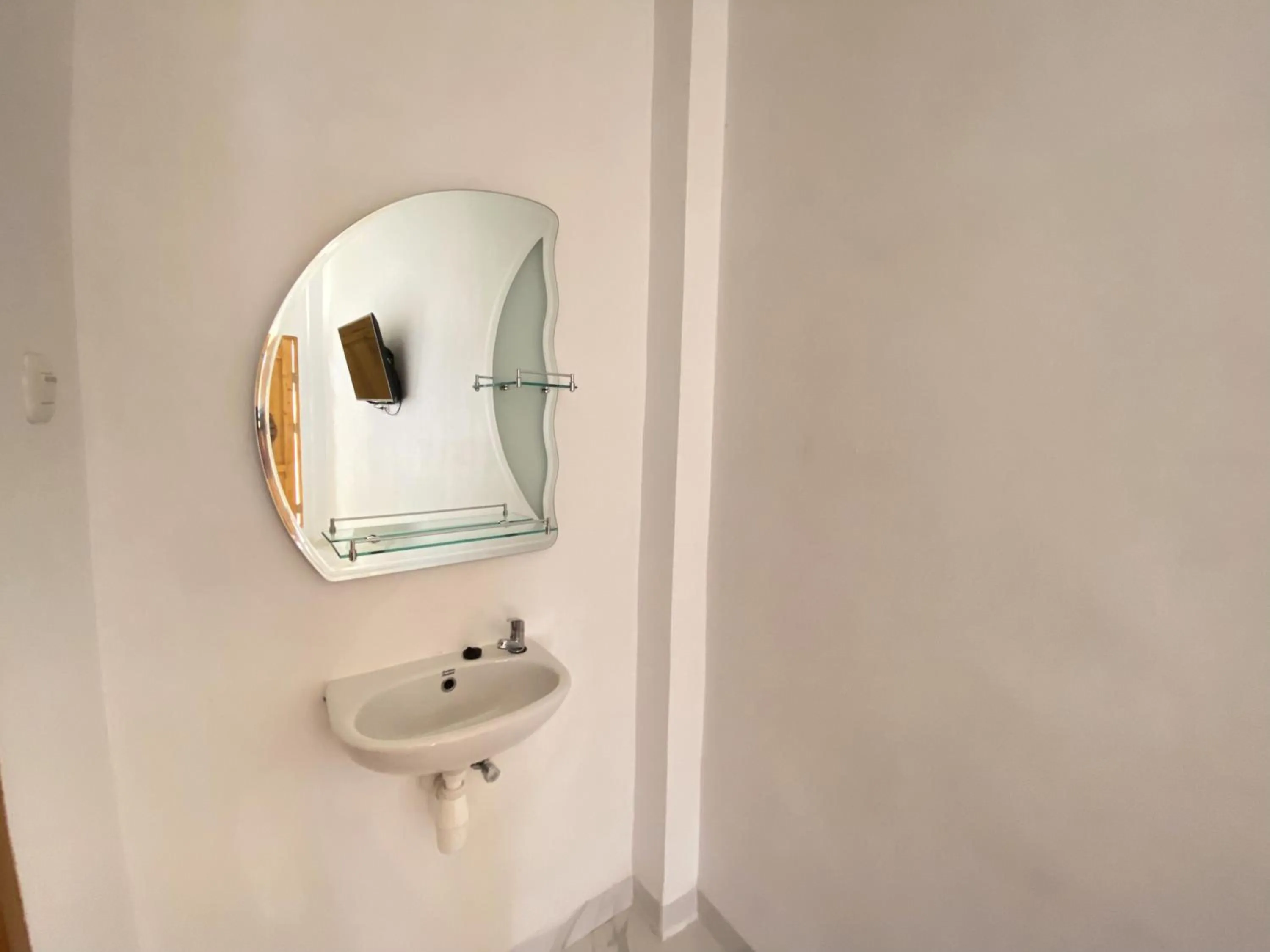 Bathroom in Rumah Windy Guest House Bira