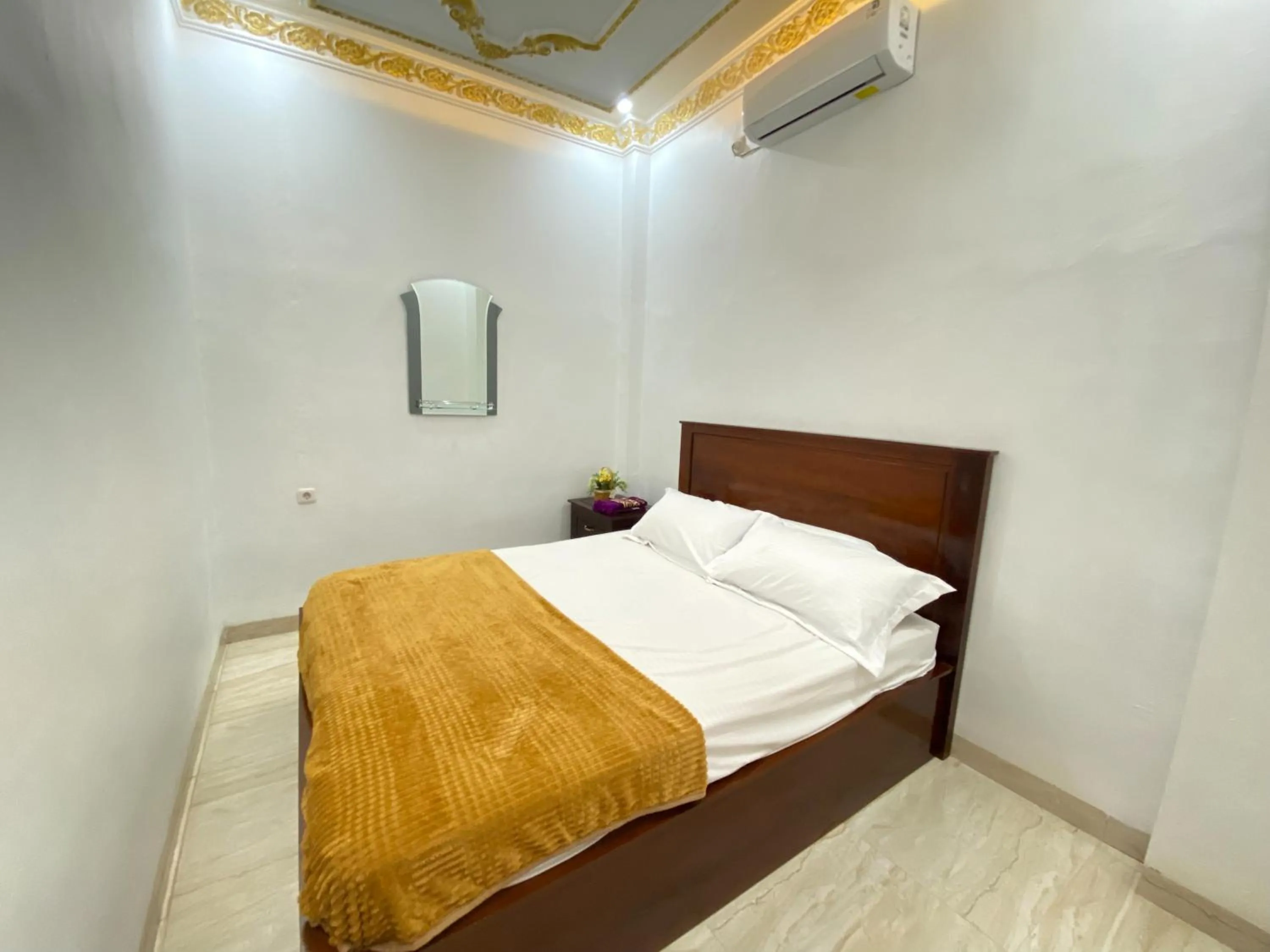 Bedroom, Bed in Rumah Windy Guest House Bira