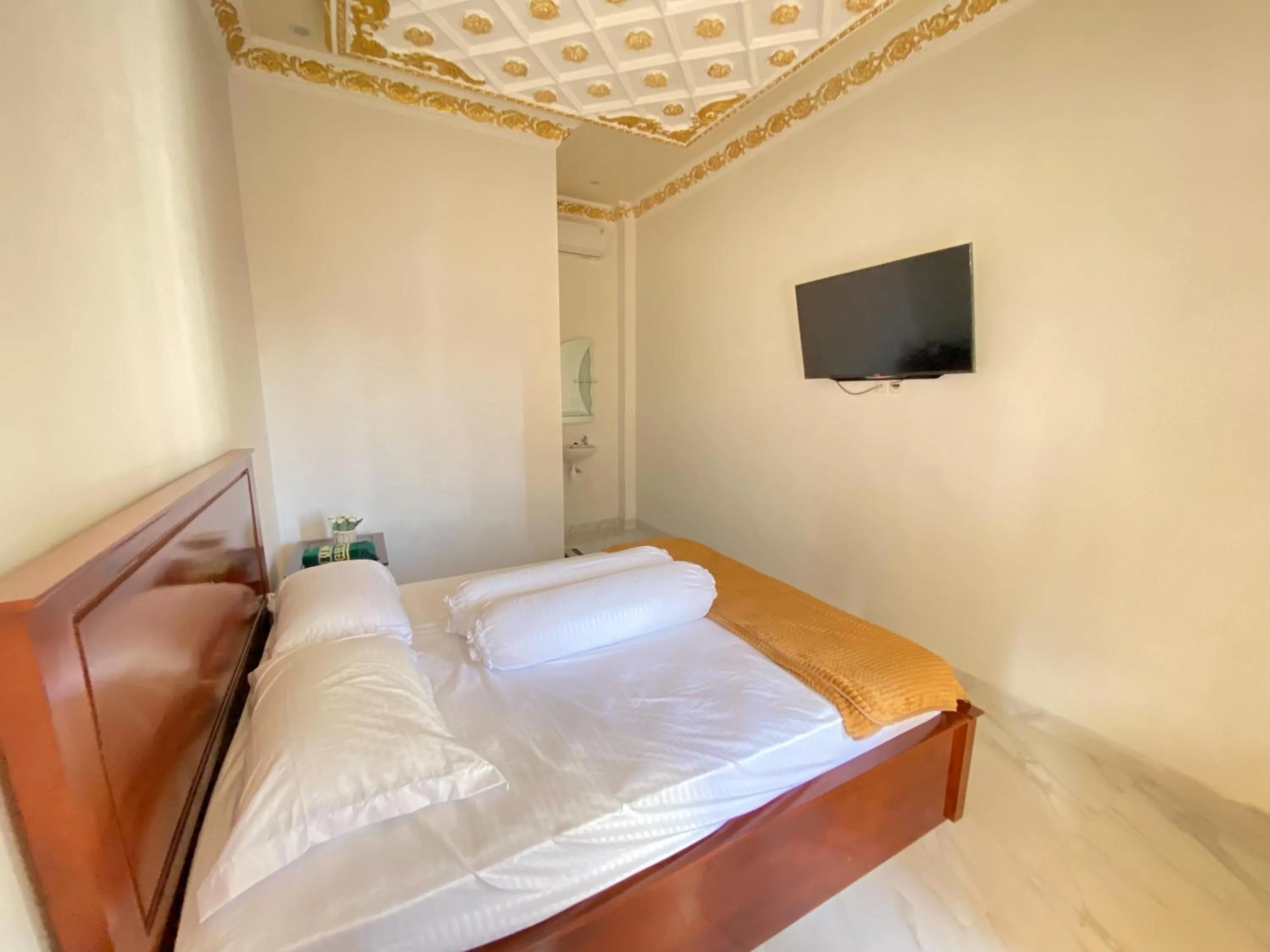 Bedroom, Bed in Rumah Windy Guest House Bira