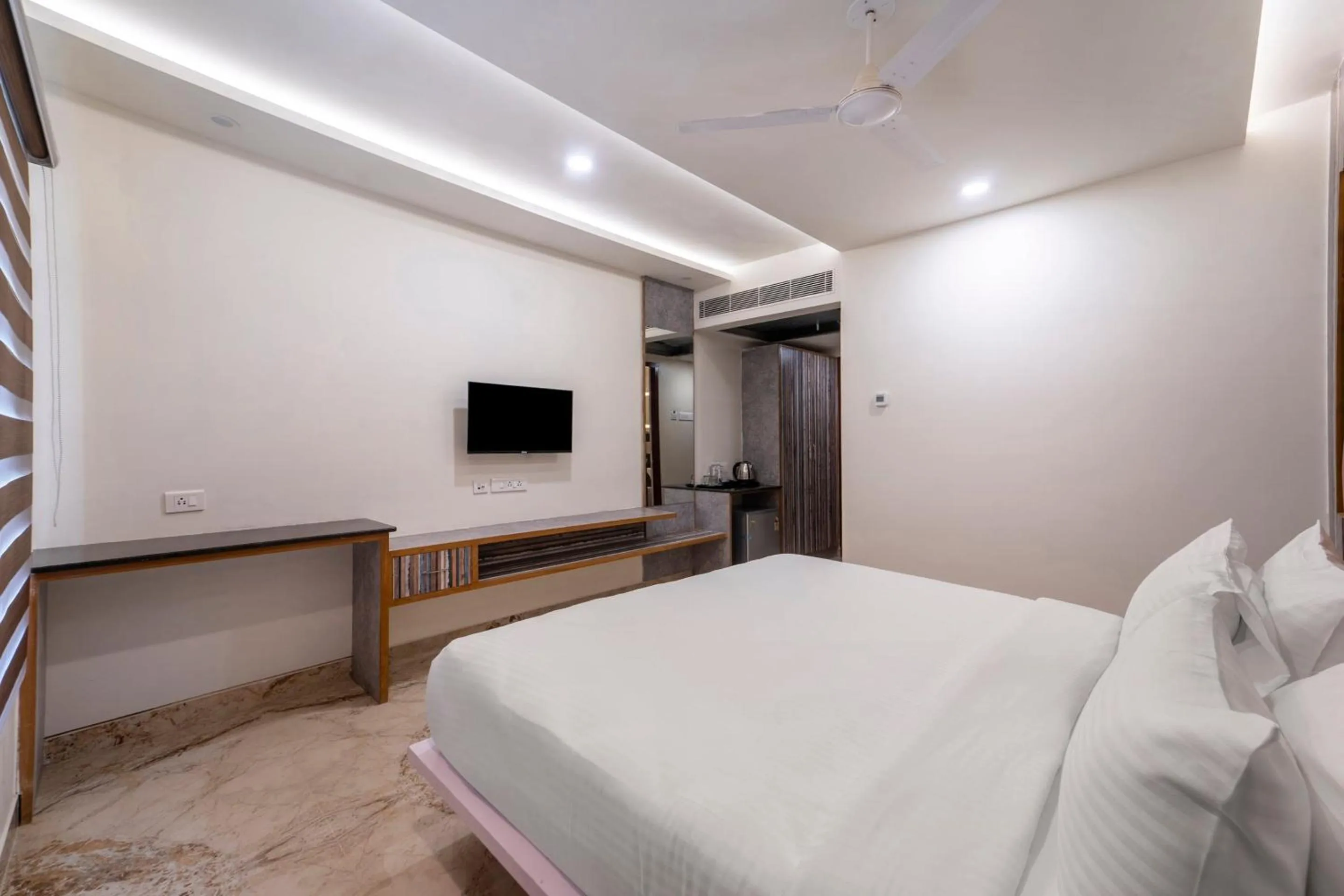 Bedroom, Bed in Palette - Coastal Grand Hotels & Resorts, OMR