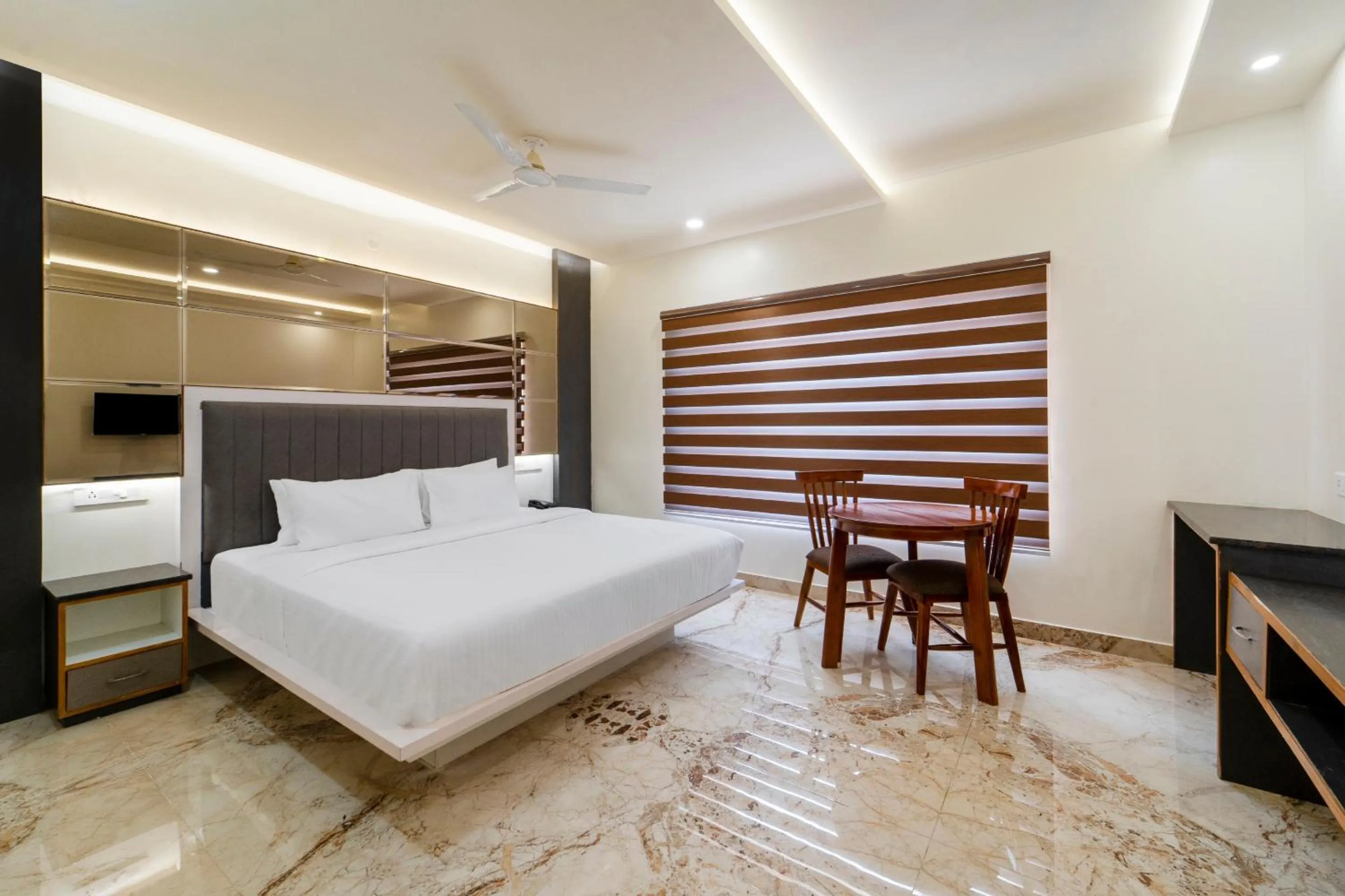 Bedroom, Bed in Palette - Coastal Grand Hotels & Resorts, OMR
