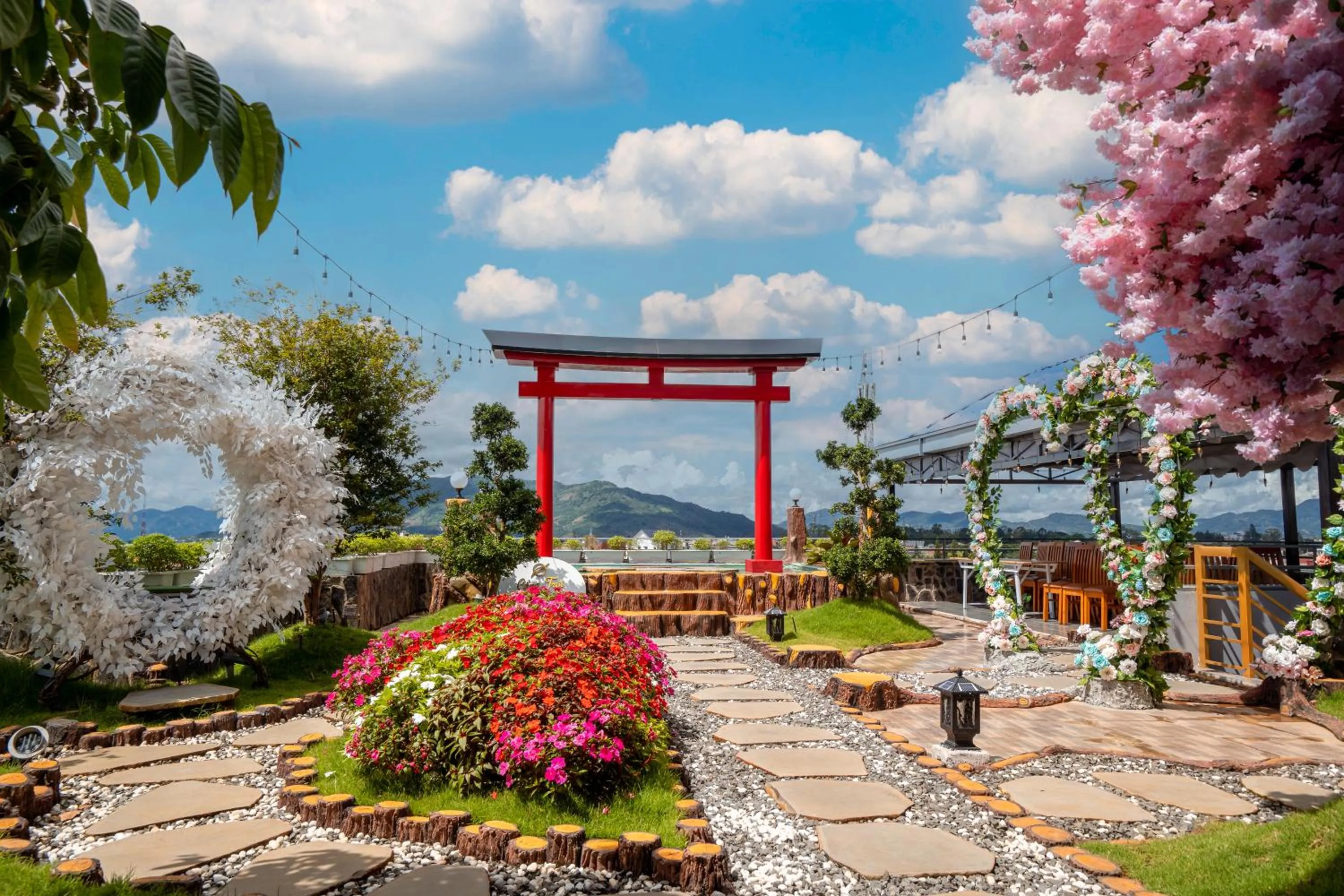 Restaurant/places to eat in DONG PHUONG HOTEL