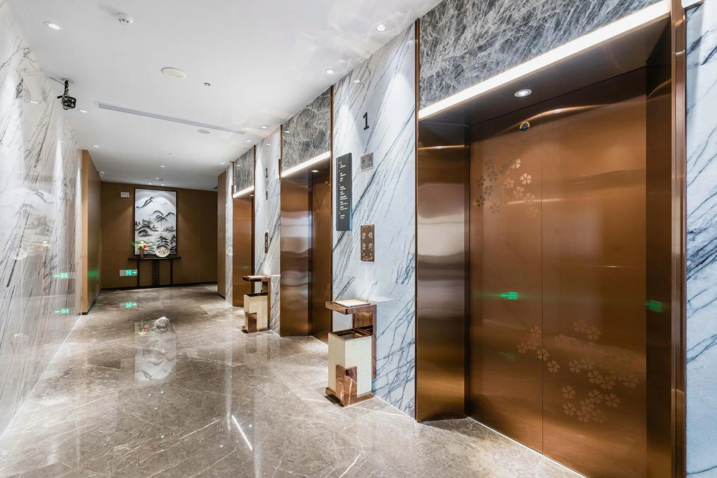 elevator in Guangzhou Southern Airlines Pearl Airport Hotel