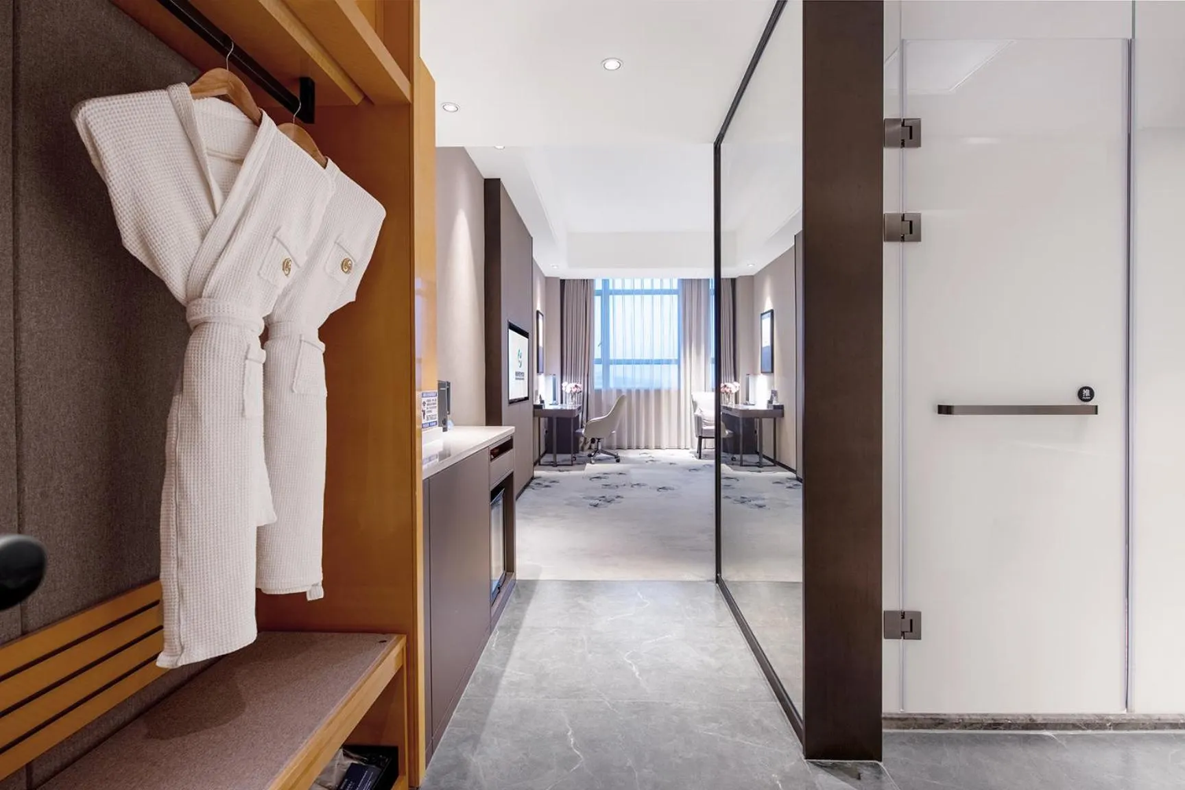 Bedroom, Bed in Guangzhou Southern Airlines Pearl Airport Hotel