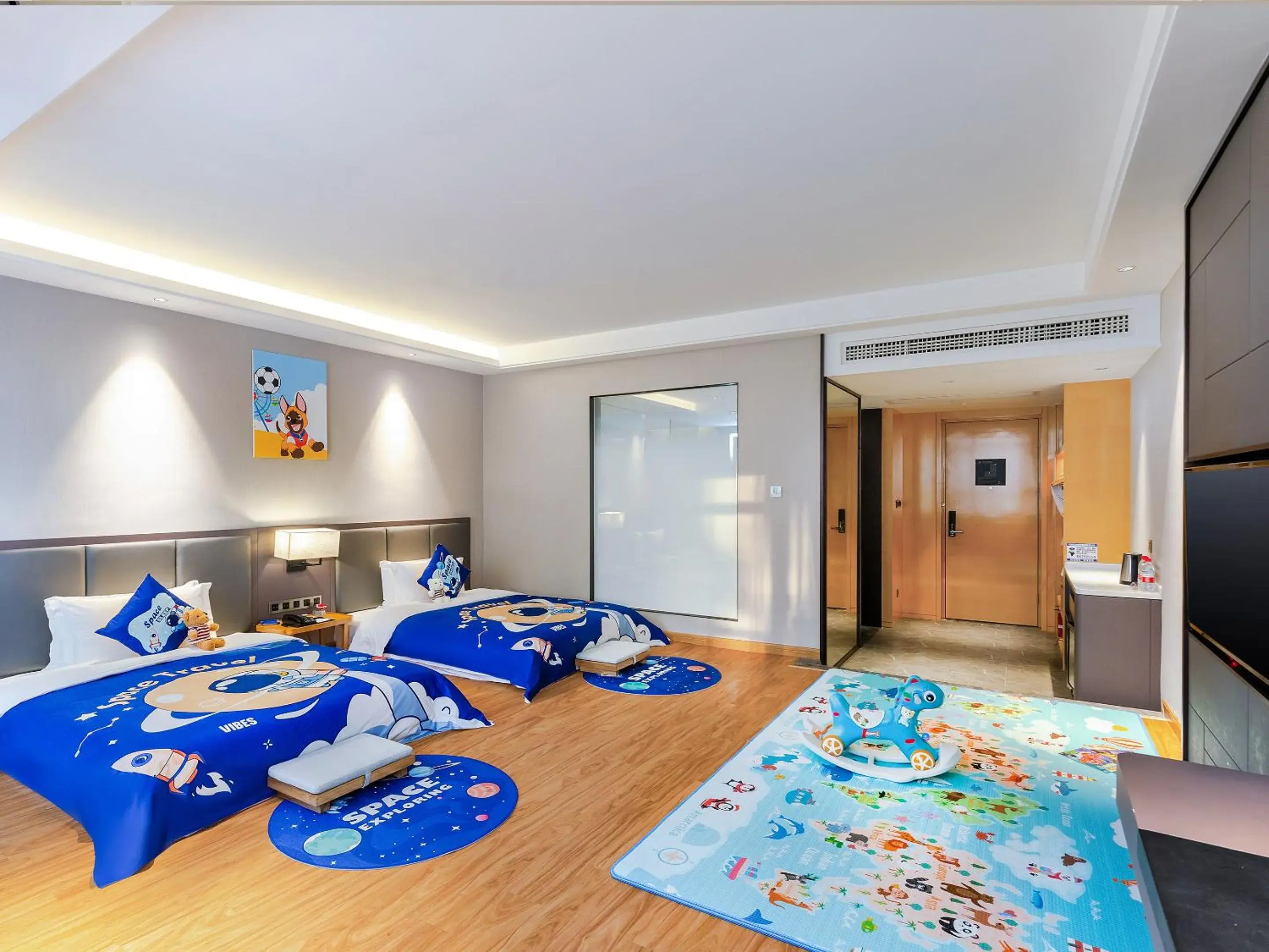 Family Room in Guangzhou Southern Airlines Pearl Airport Hotel- Free shuttle bus to airport Family Room in Guangzhou Southern Airlines Pearl Airport Hotel- Free shuttle bus to airport