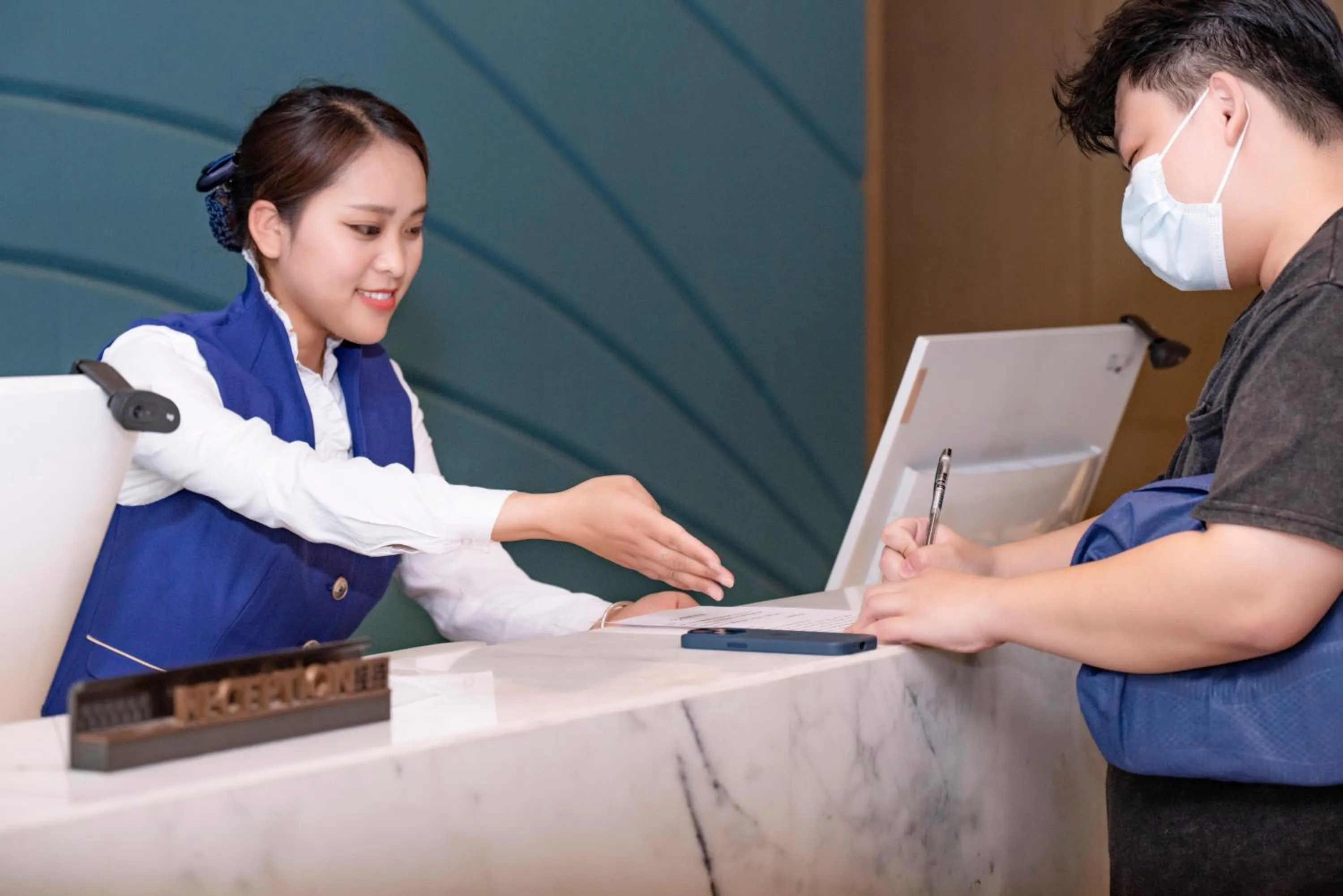 Lobby or reception in Guangzhou Southern Airlines Pearl Airport Hotel