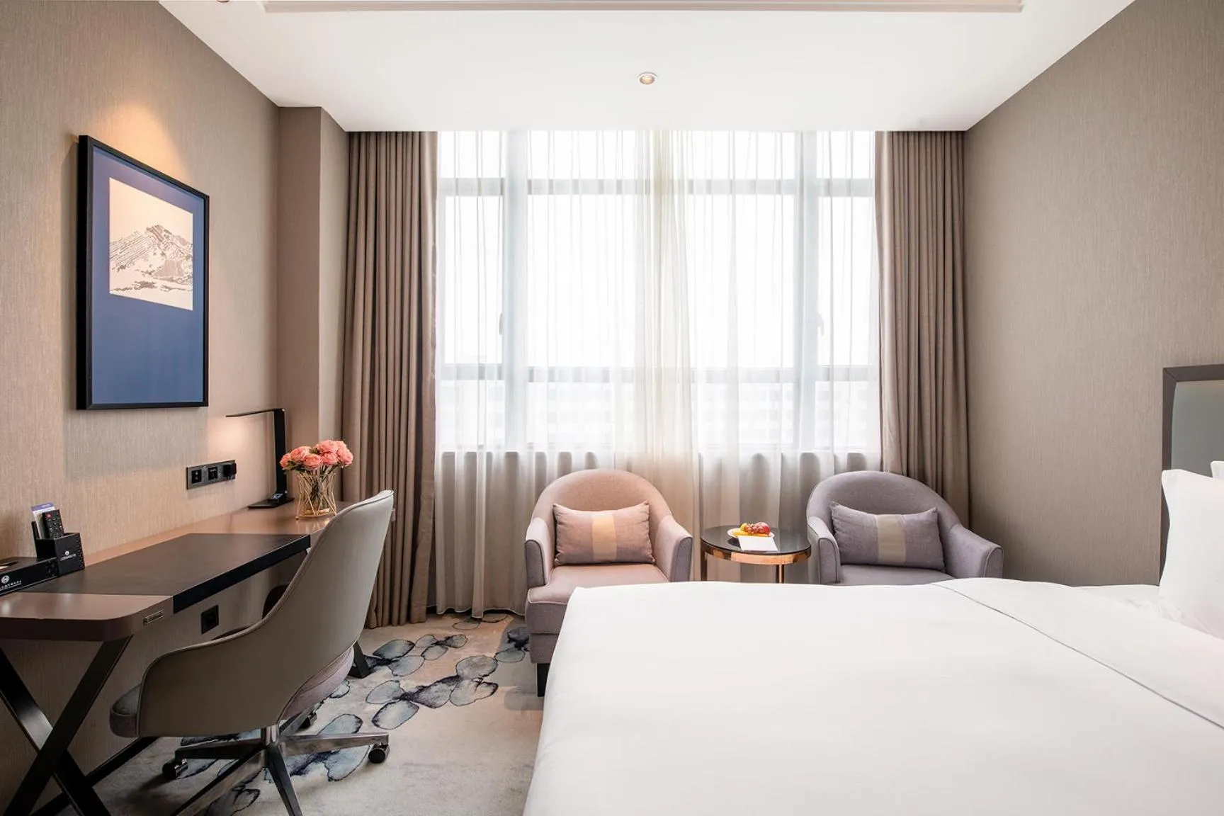 Living room, Bed in Guangzhou Southern Airlines Pearl Airport Hotel