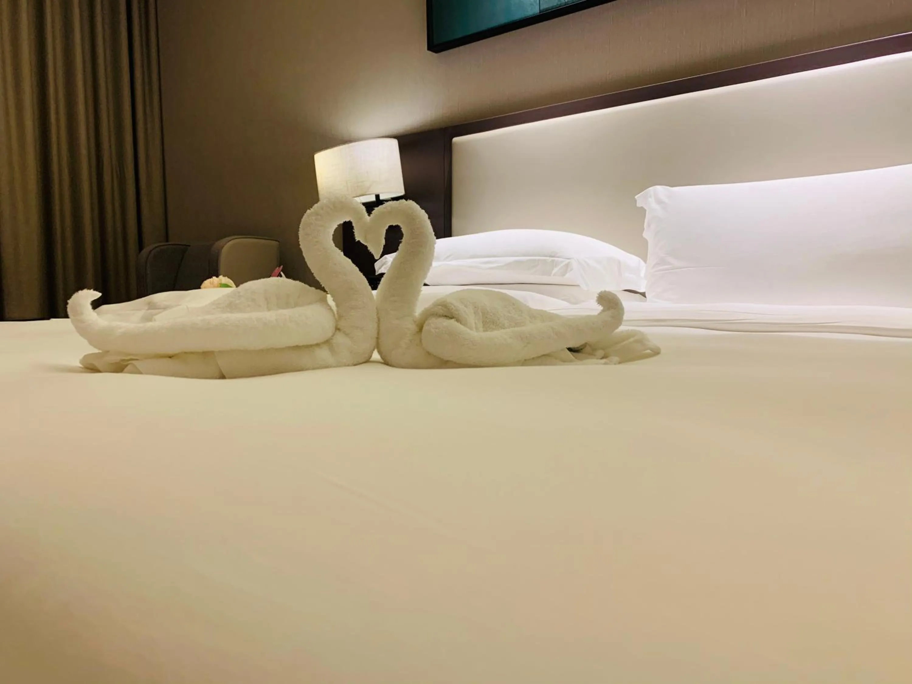 Photo of the whole room, Bed in Guangzhou Southern Airlines Pearl Airport Hotel