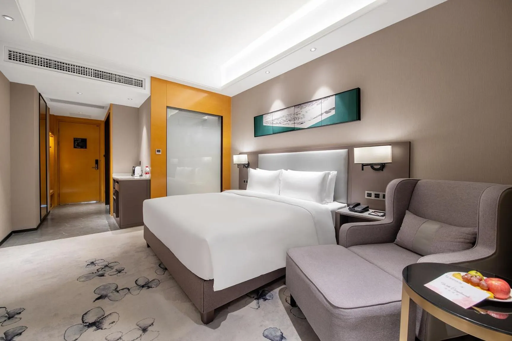 Bed in Guangzhou Southern Airlines Pearl Airport Hotel