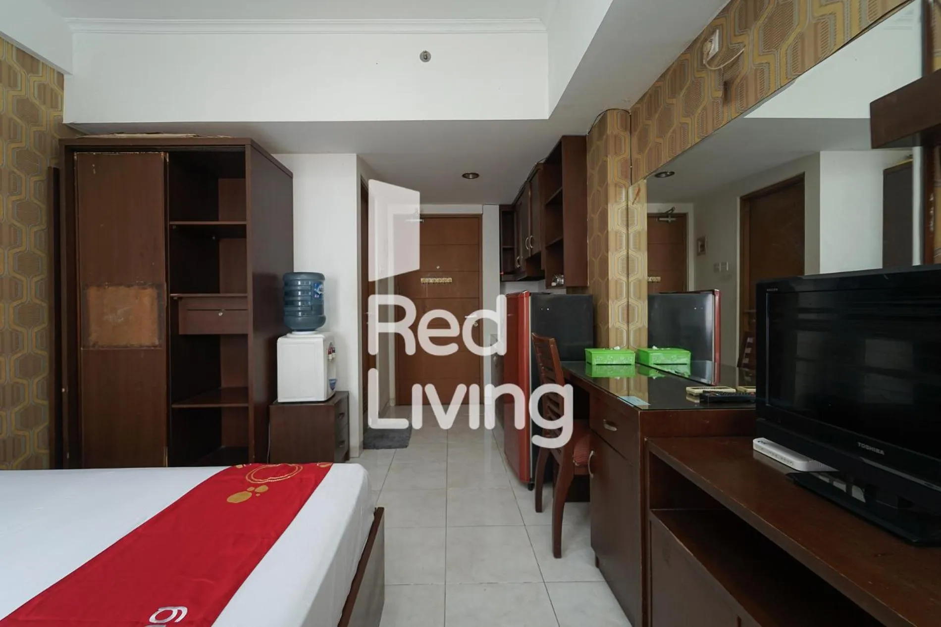 Bedroom, Bed in RedLiving Apartemen Margonda Residence 2 - Pridama Room