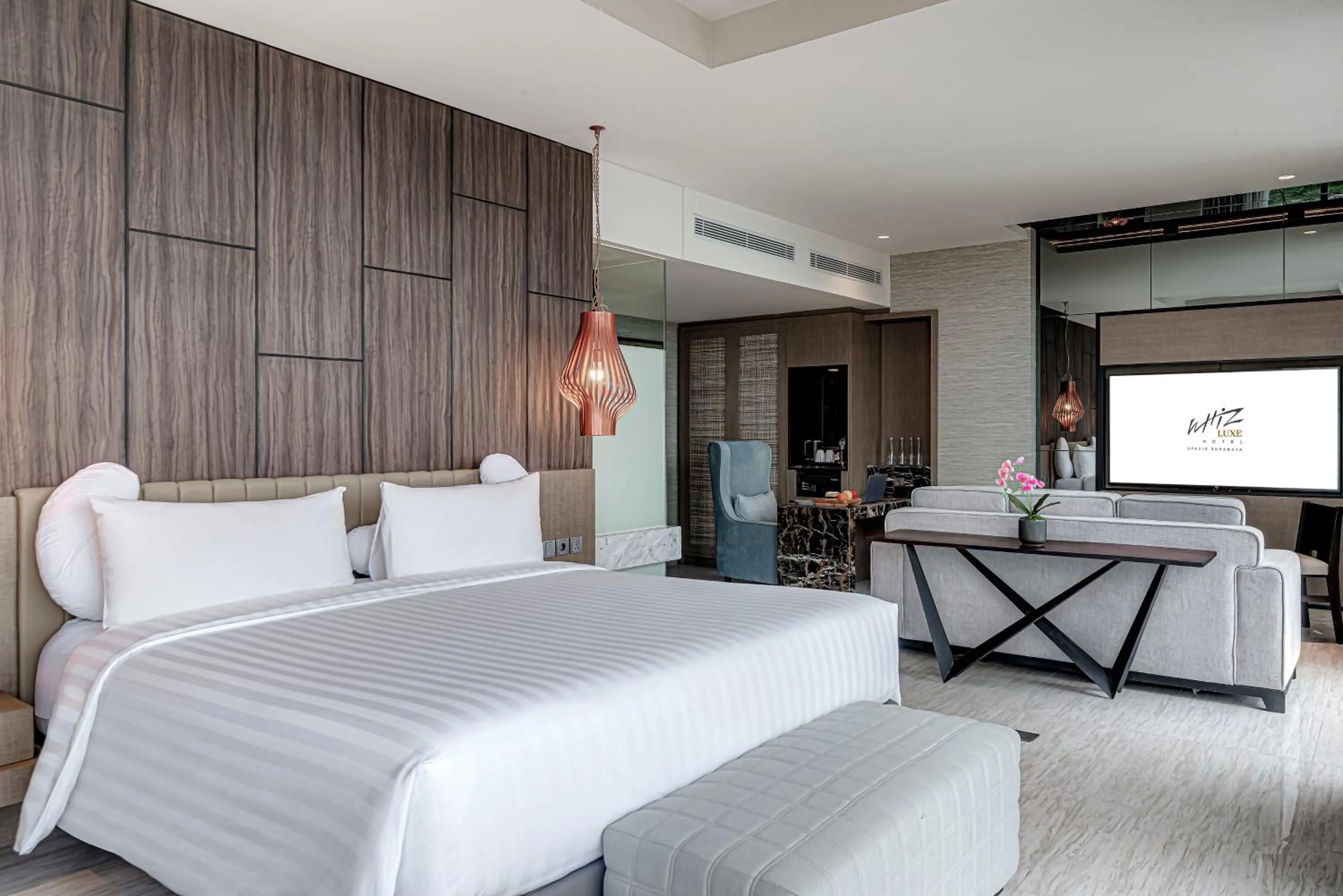 Bed in Whiz Luxe Hotel Spazio Surabaya
