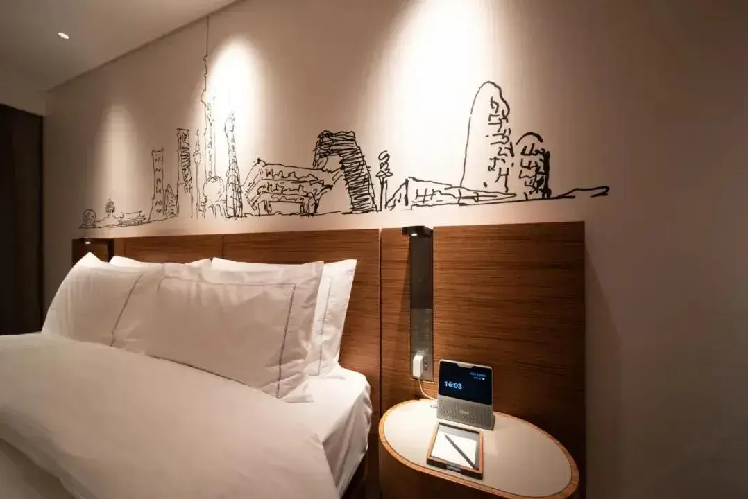 Standard King - Closed window in UrCove by Hyatt Shanghai Lujiazui Expo Center Standard King - Closed window in UrCove by Hyatt Shanghai Lujiazui Expo Center