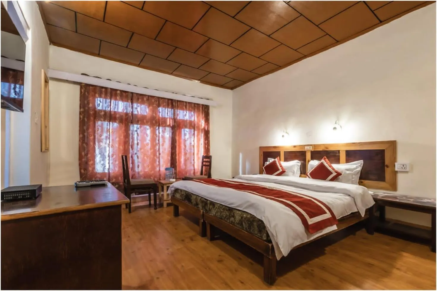 Bed in Hotel Ri ~ Rab Leh