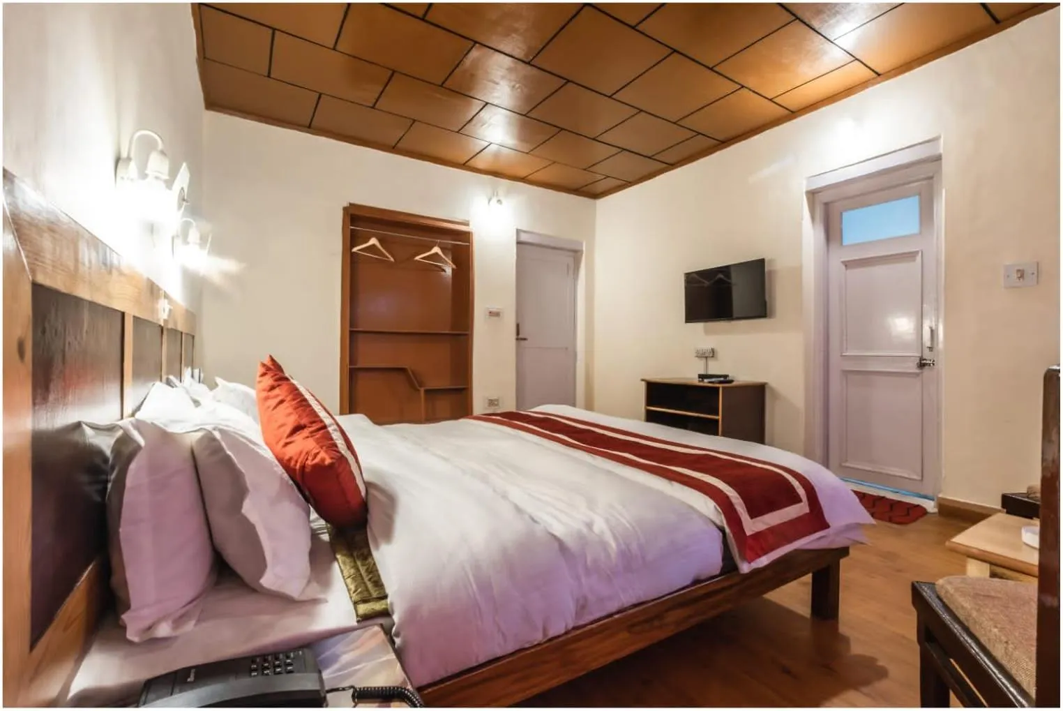 Bed in Hotel Ri ~ Rab Leh