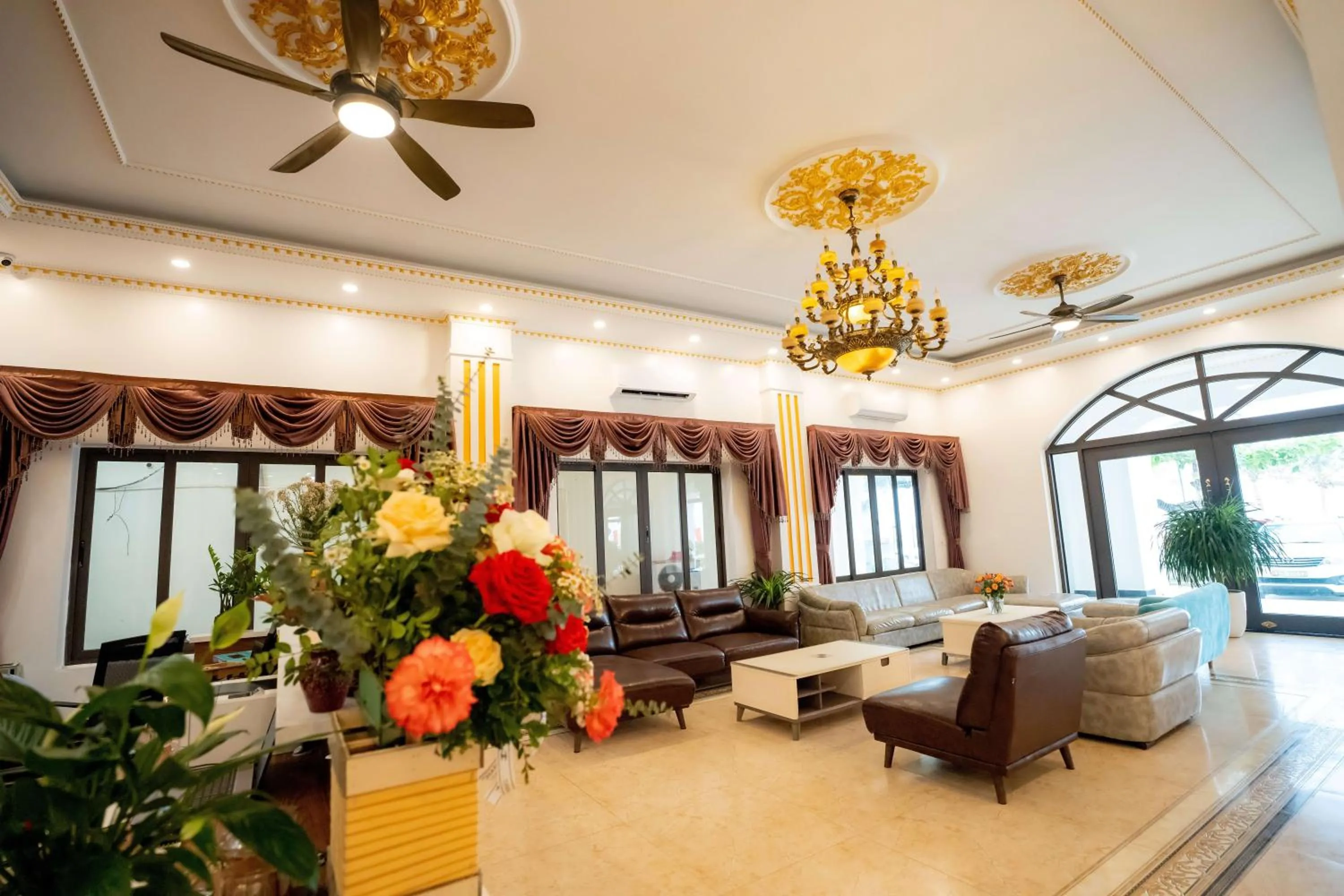 Seating area in Vsana Vu Son Hotel