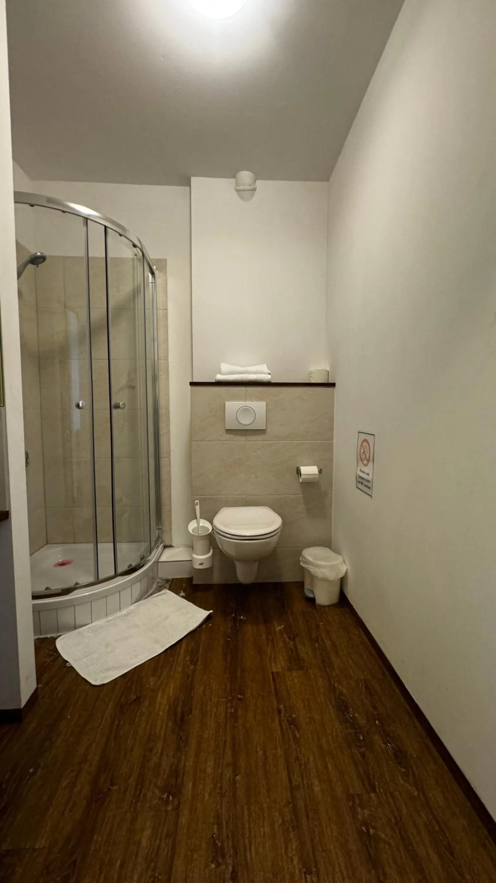 Shower in Hotel Gifhorn INN