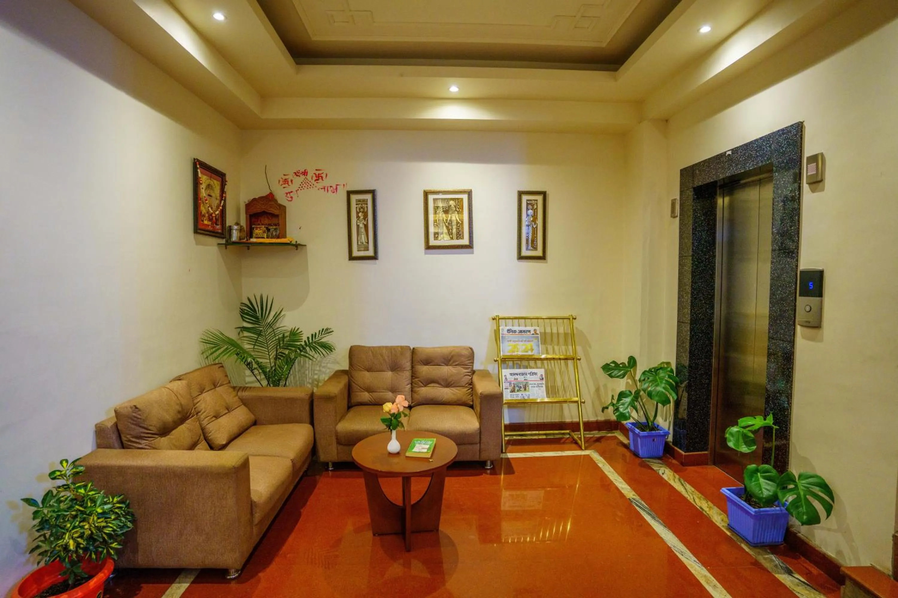 Seating area in Q SAINA Mapham