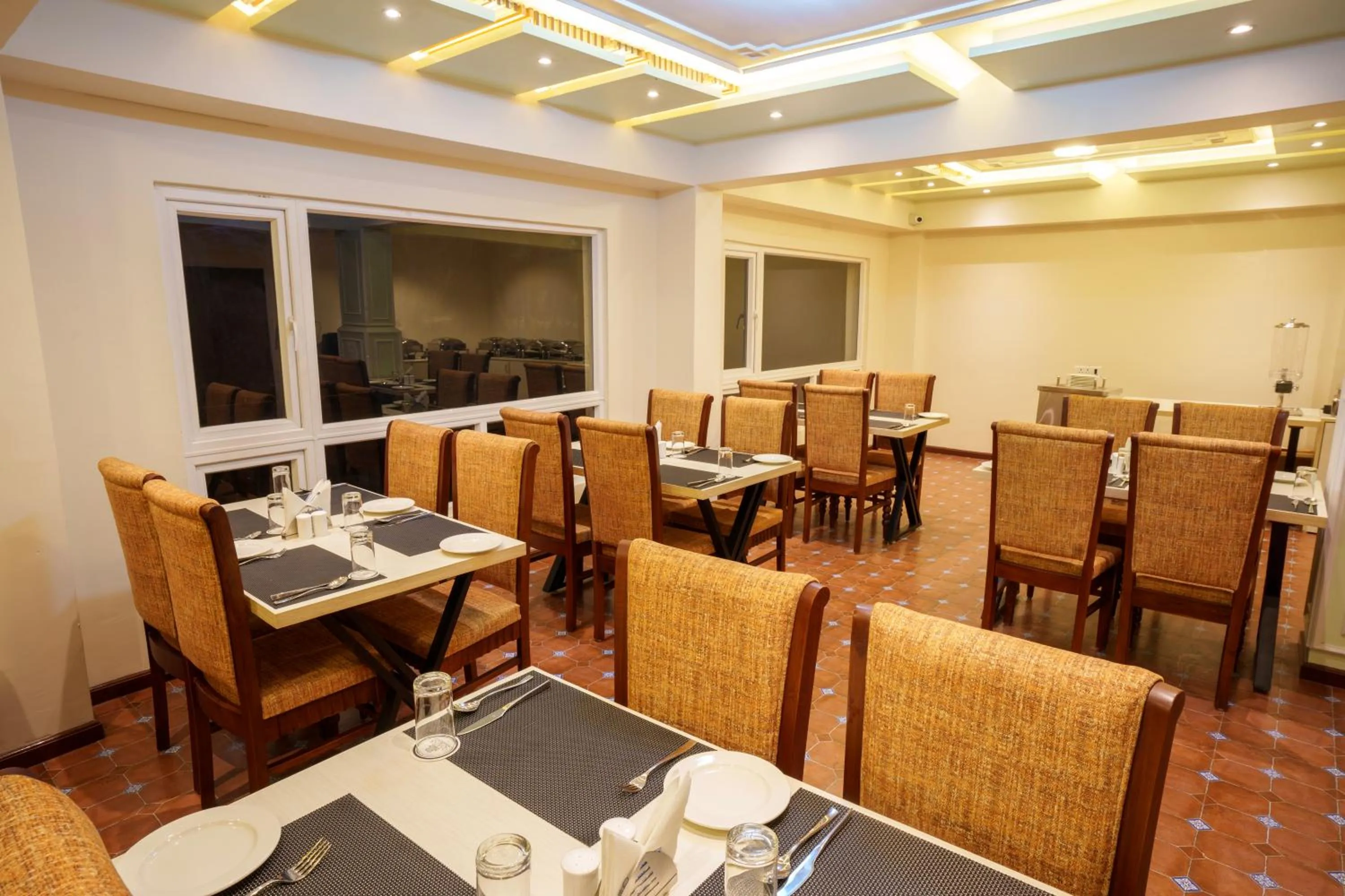 Restaurant/places to eat in Q SAINA Mapham