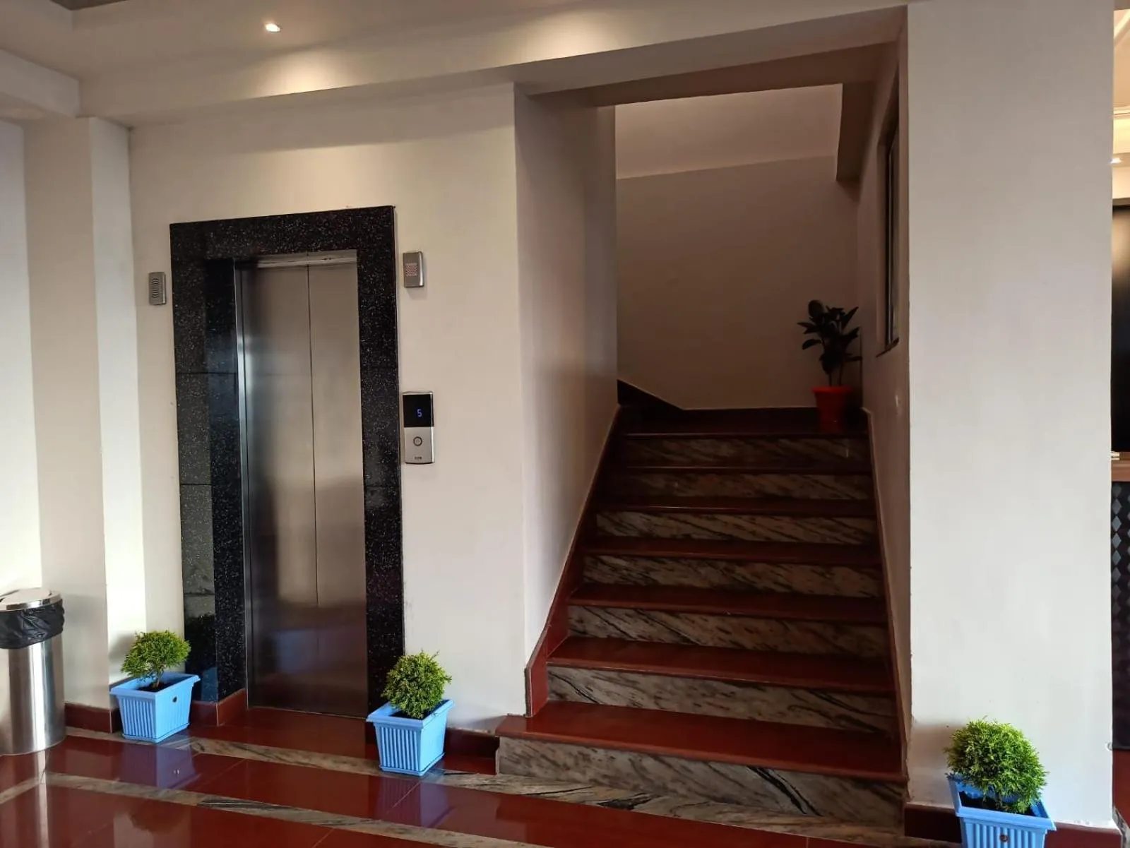 Property building in Q SAINA Mapham