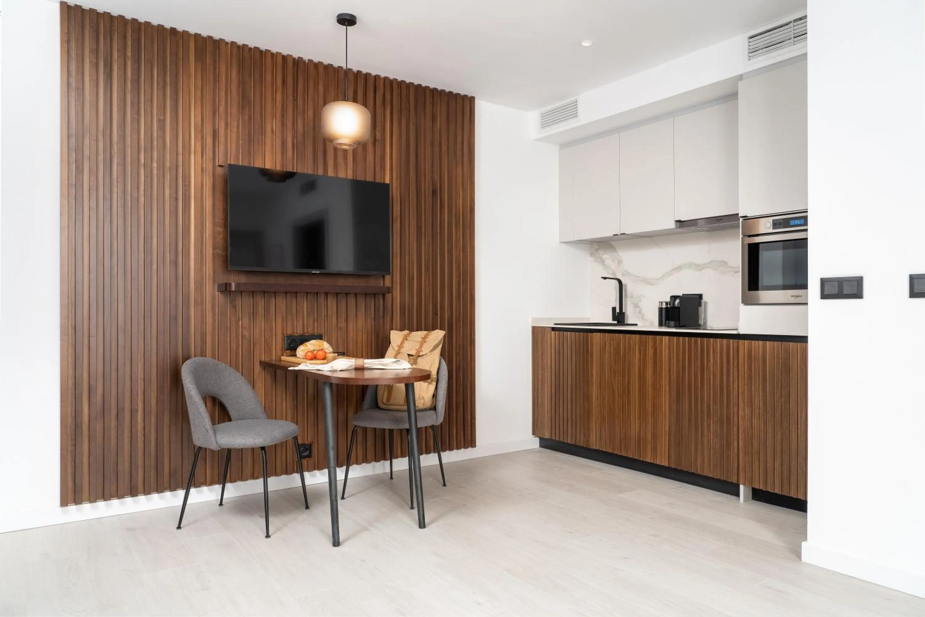 TV and multimedia in TSA La Rambla