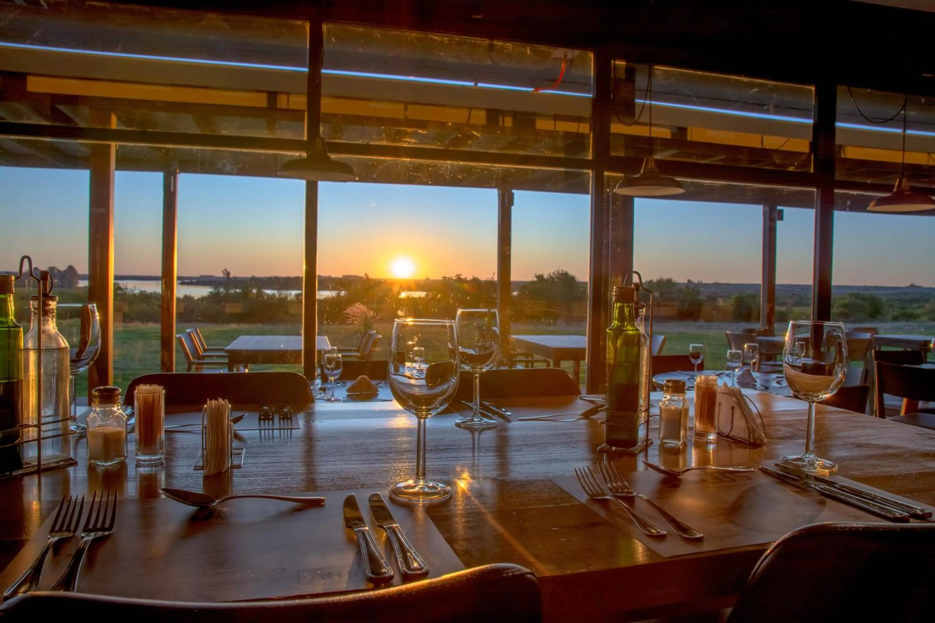 Restaurant/places to eat in Midland Hotel & Resort All Inclusive