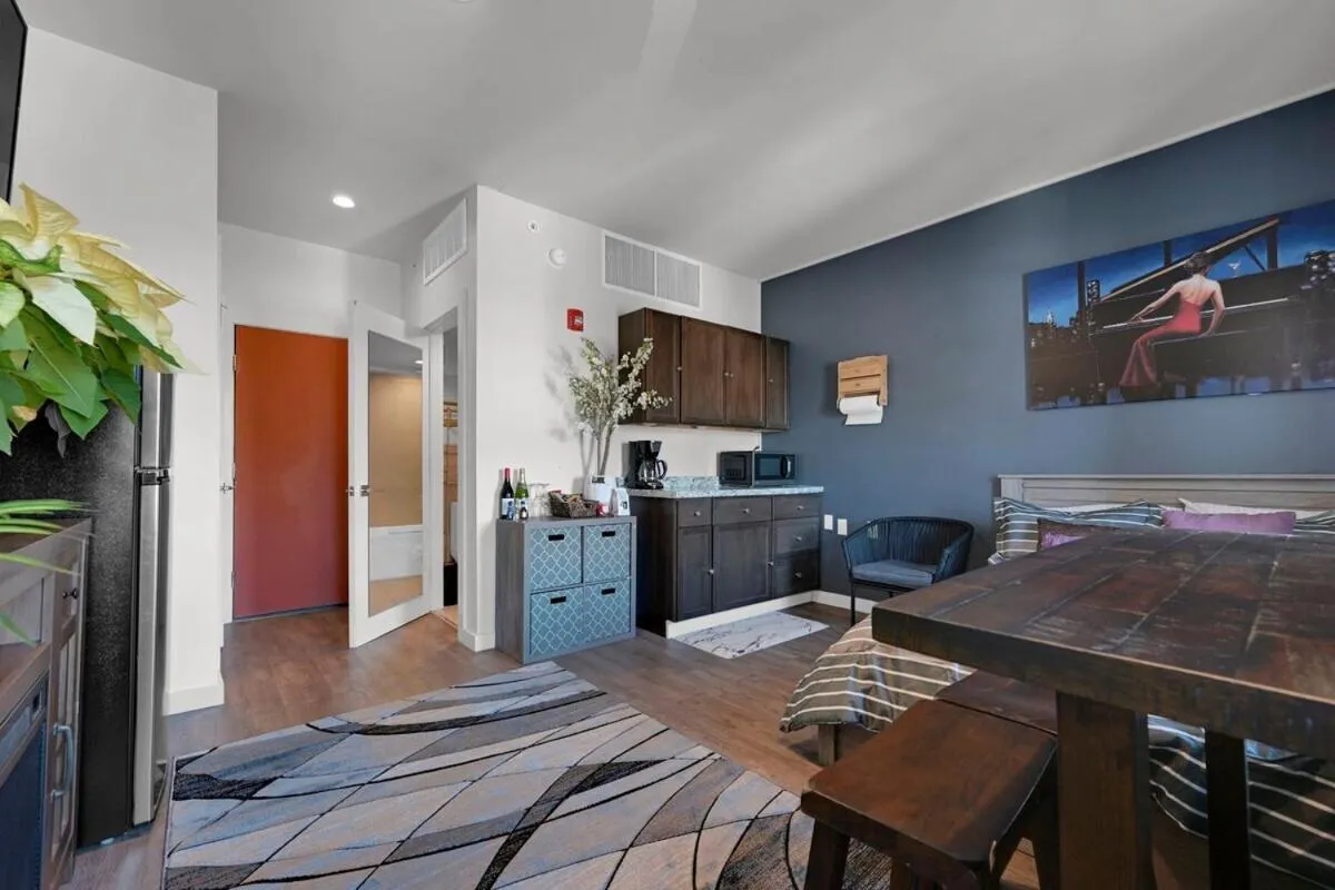 Bedroom in Beacon Hotel