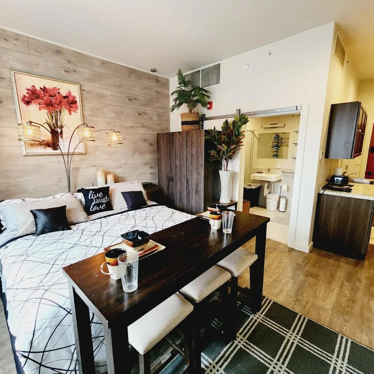 Bedroom in Beacon Hotel