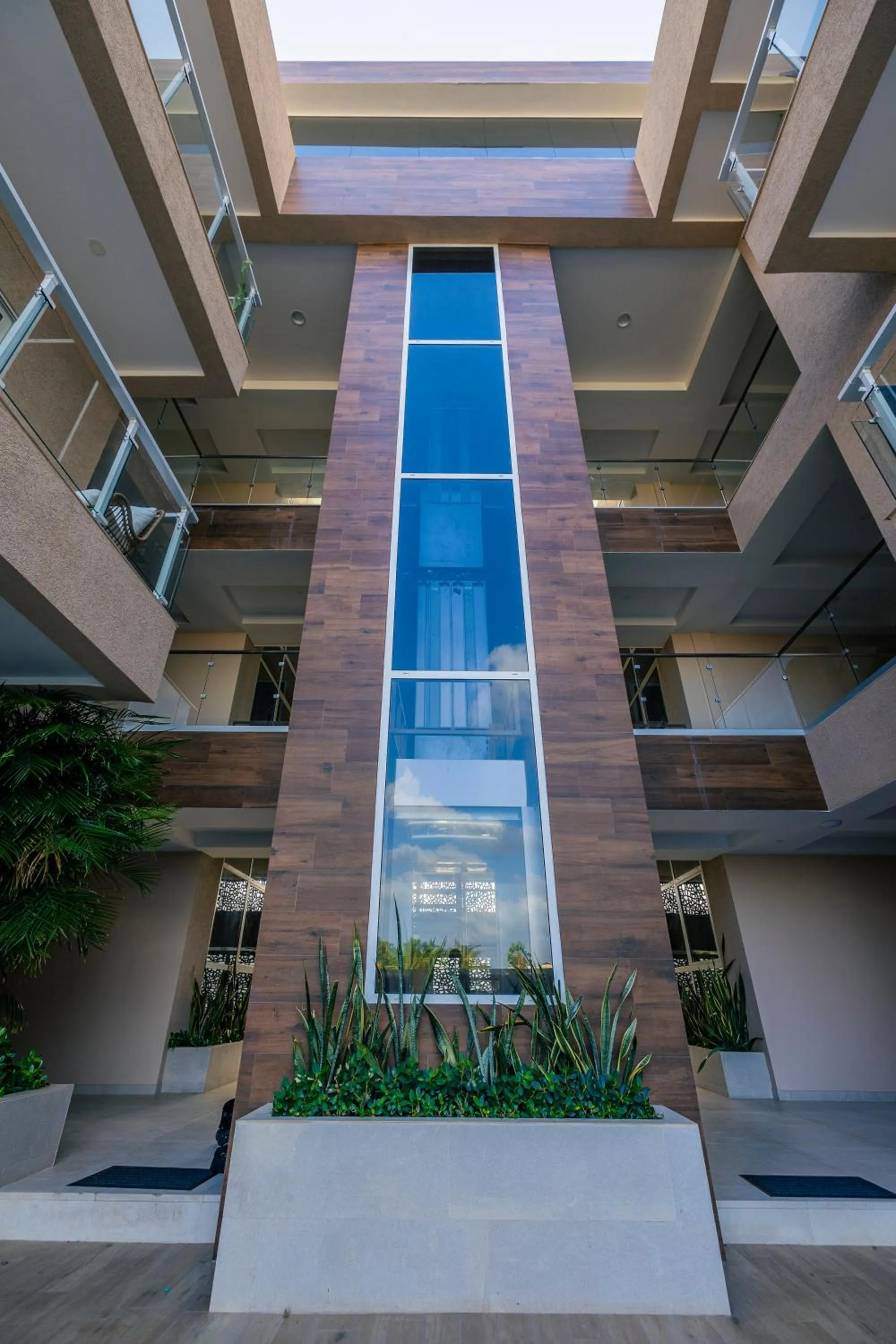 Property building in Bocobay Aracari Condos