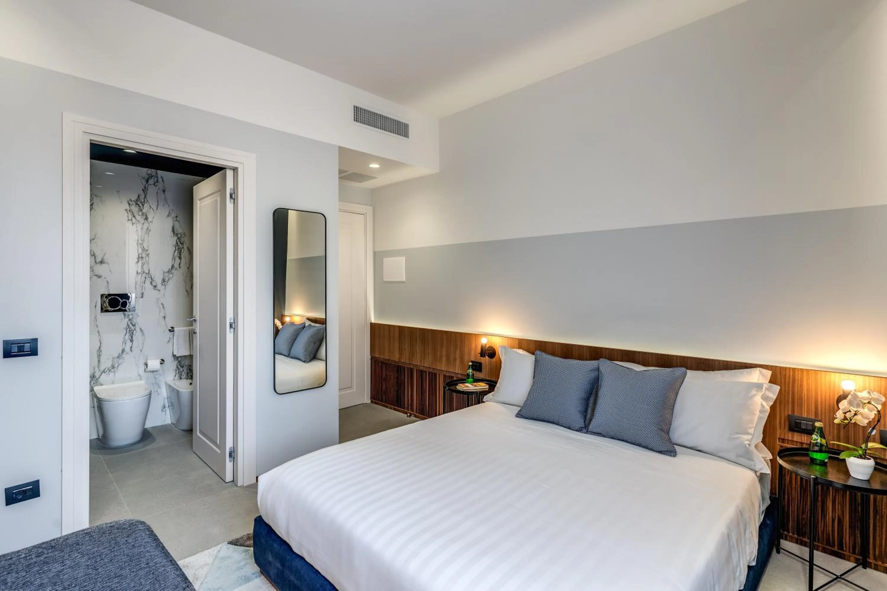 Bedroom, Bed in Sospeso Boutique Hotel