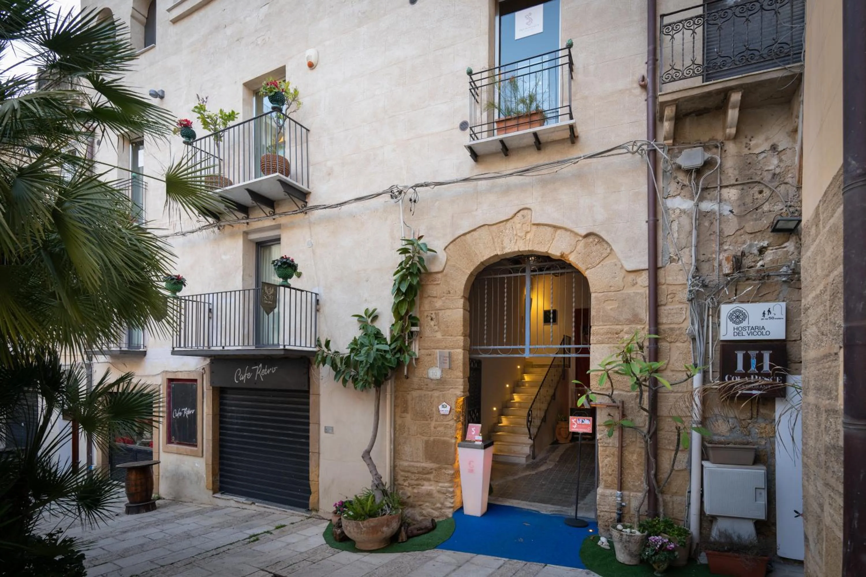 Facade/entrance in Sofi' Center Rooms