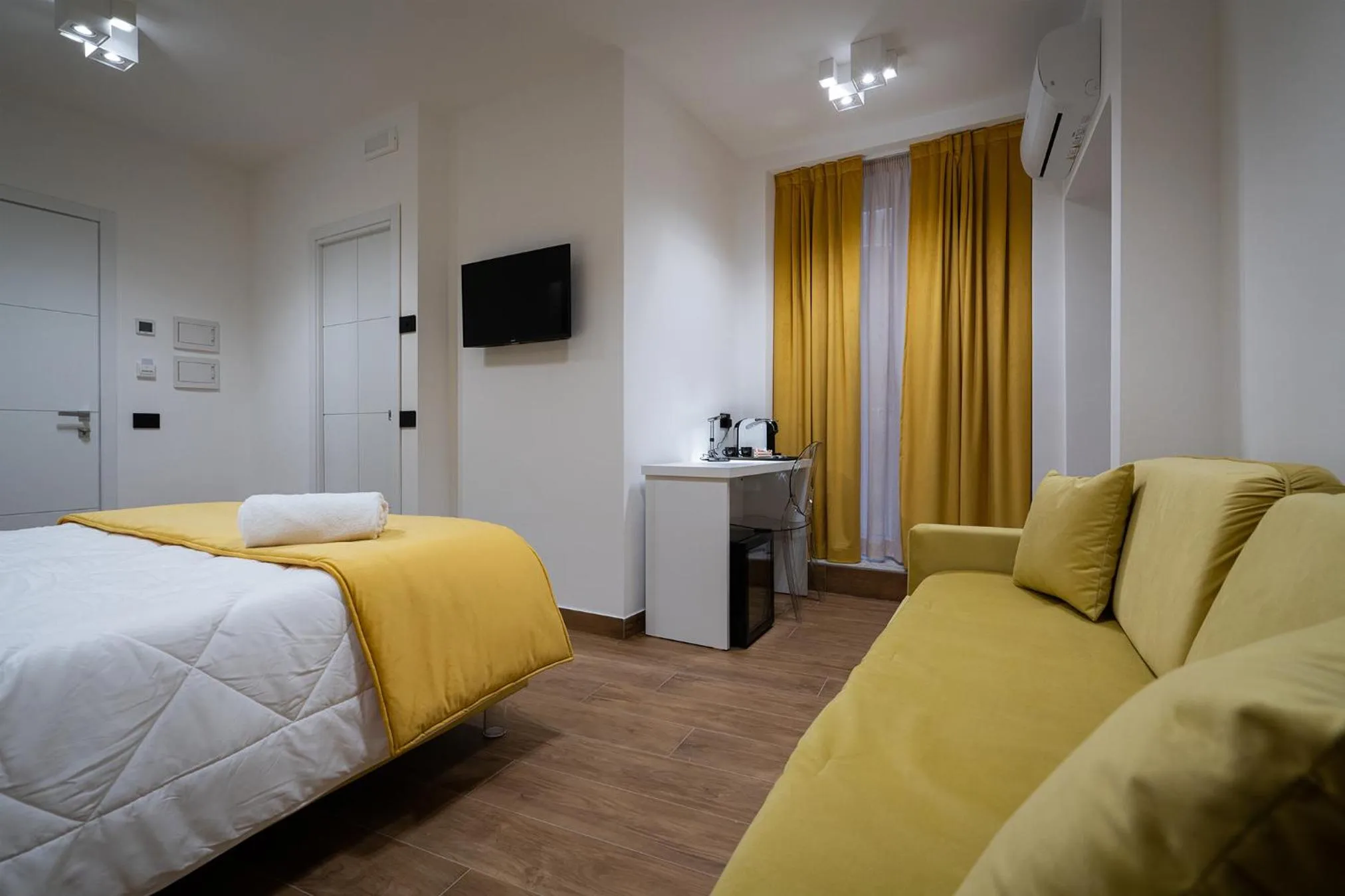 Bed in Sofi' Center Rooms