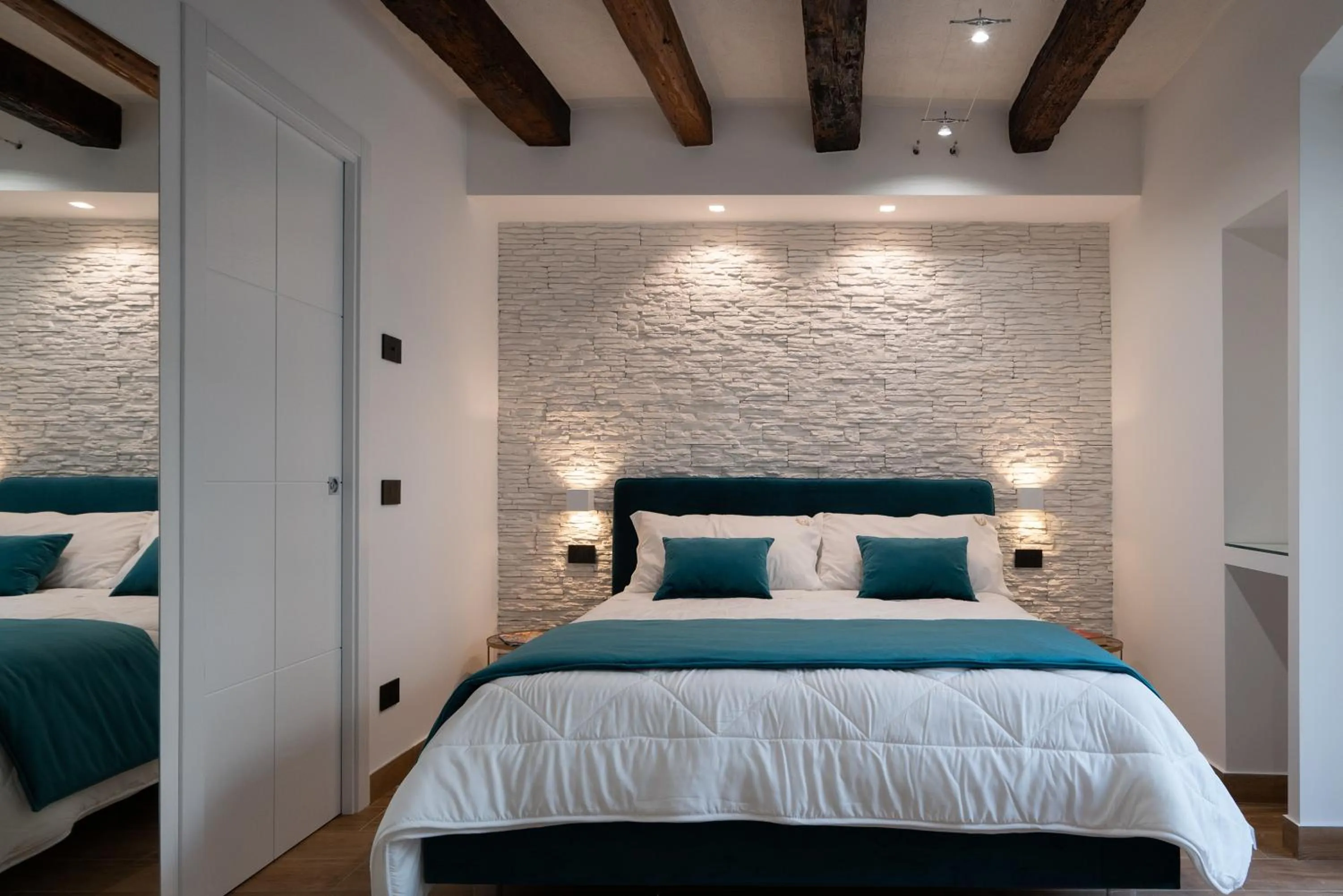 Bed in Sofi' Center Rooms