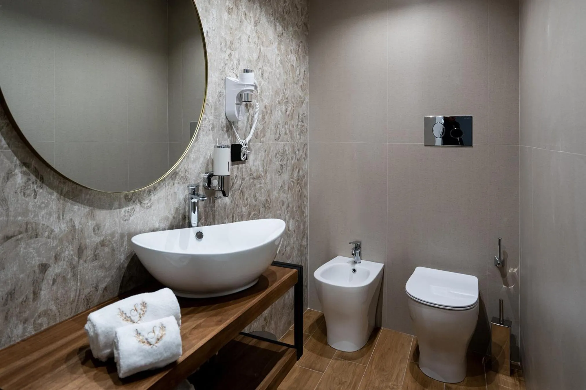 Toilet in Sofi' Center Rooms