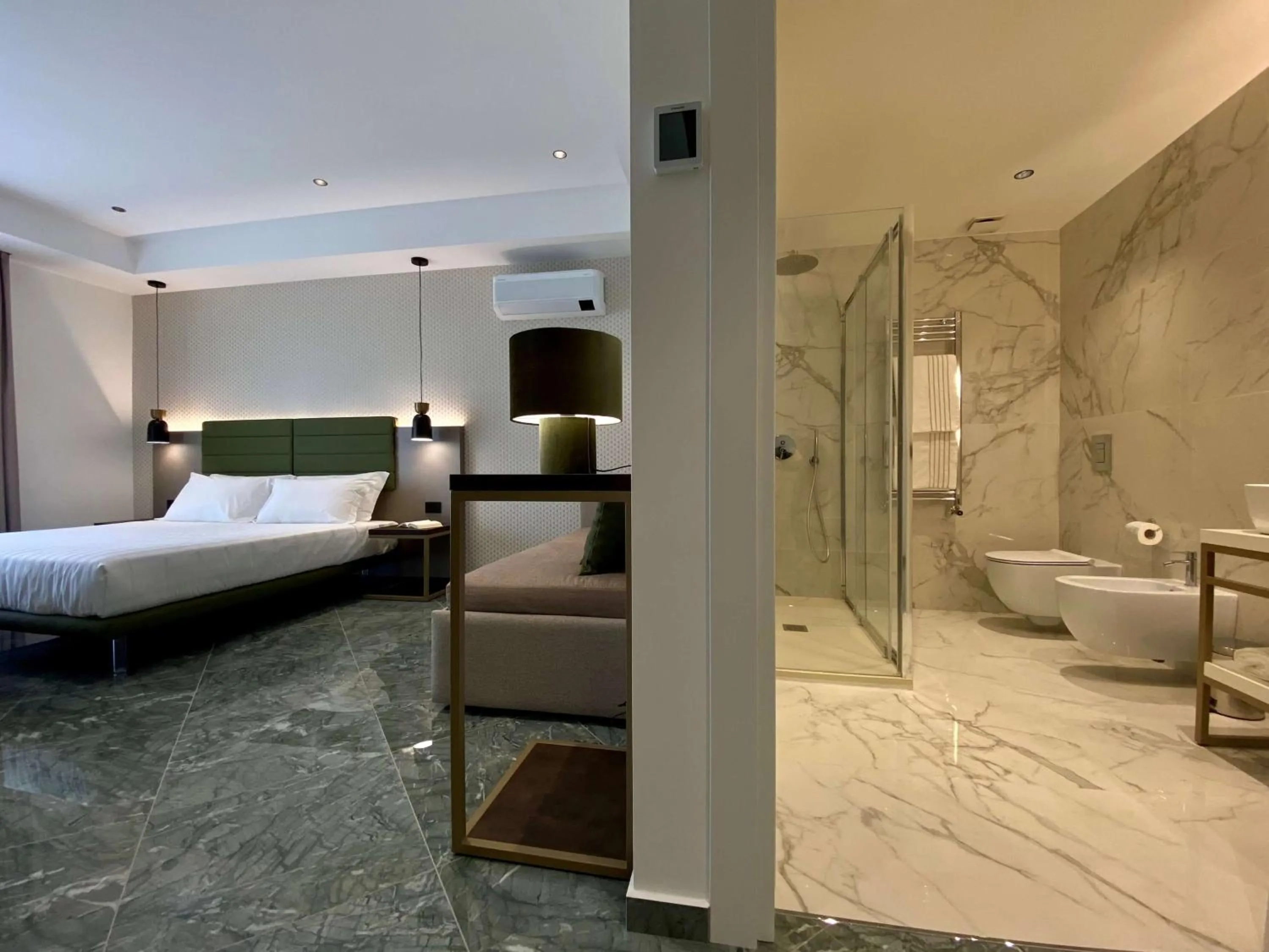 Shower, Bed in Salemare Rooms & Suites