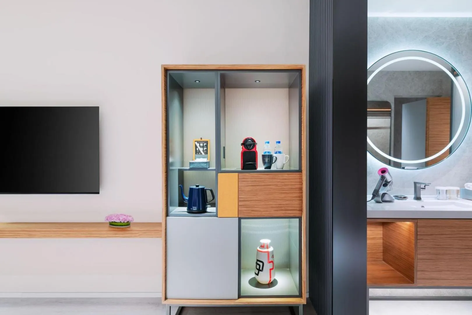 Photo of the whole room in UrCove by HYATT Shanghai Jing'An