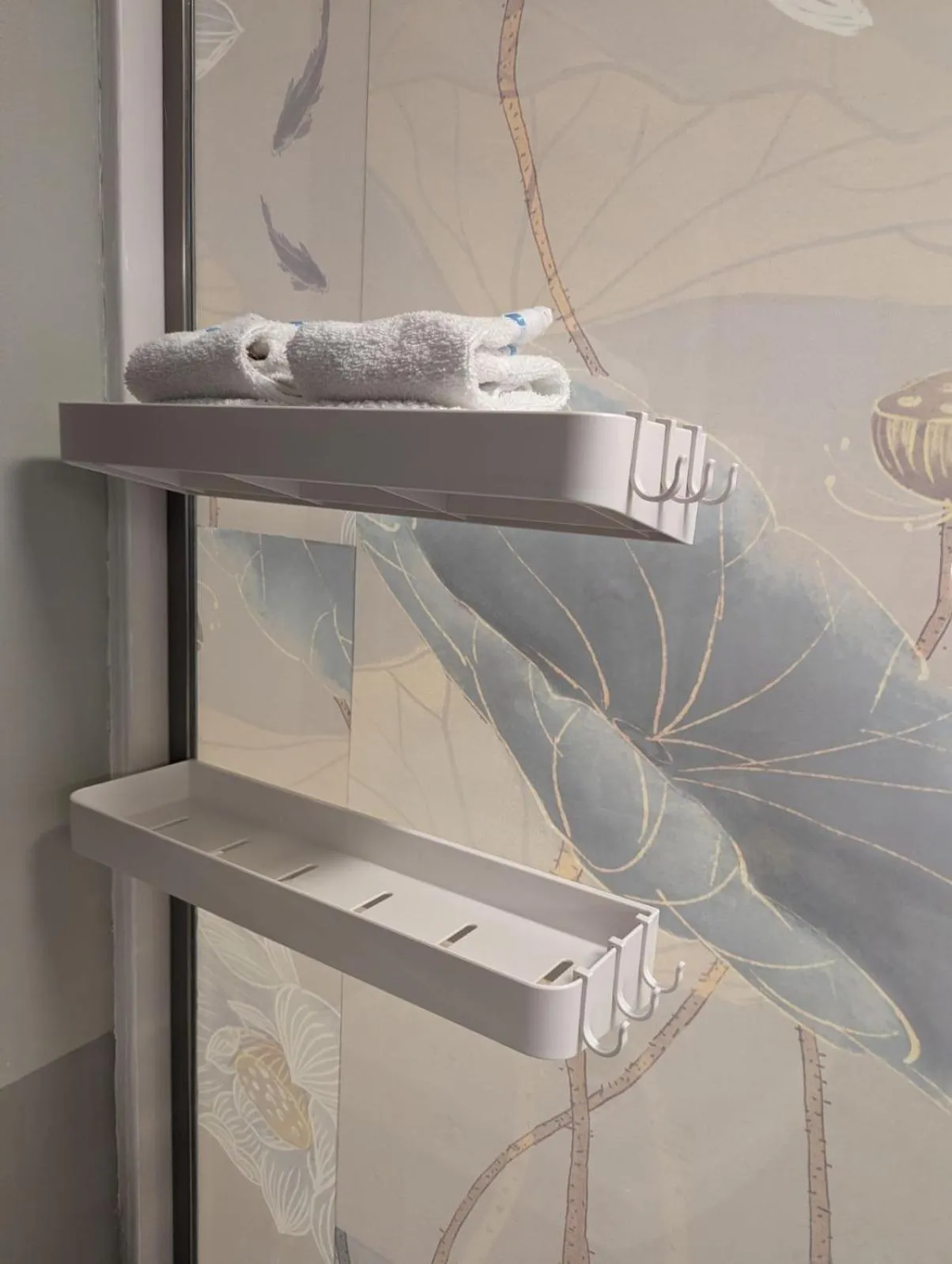 Uptown area, Cozy king Suite, quiet and private, free parking, walk to restaurants