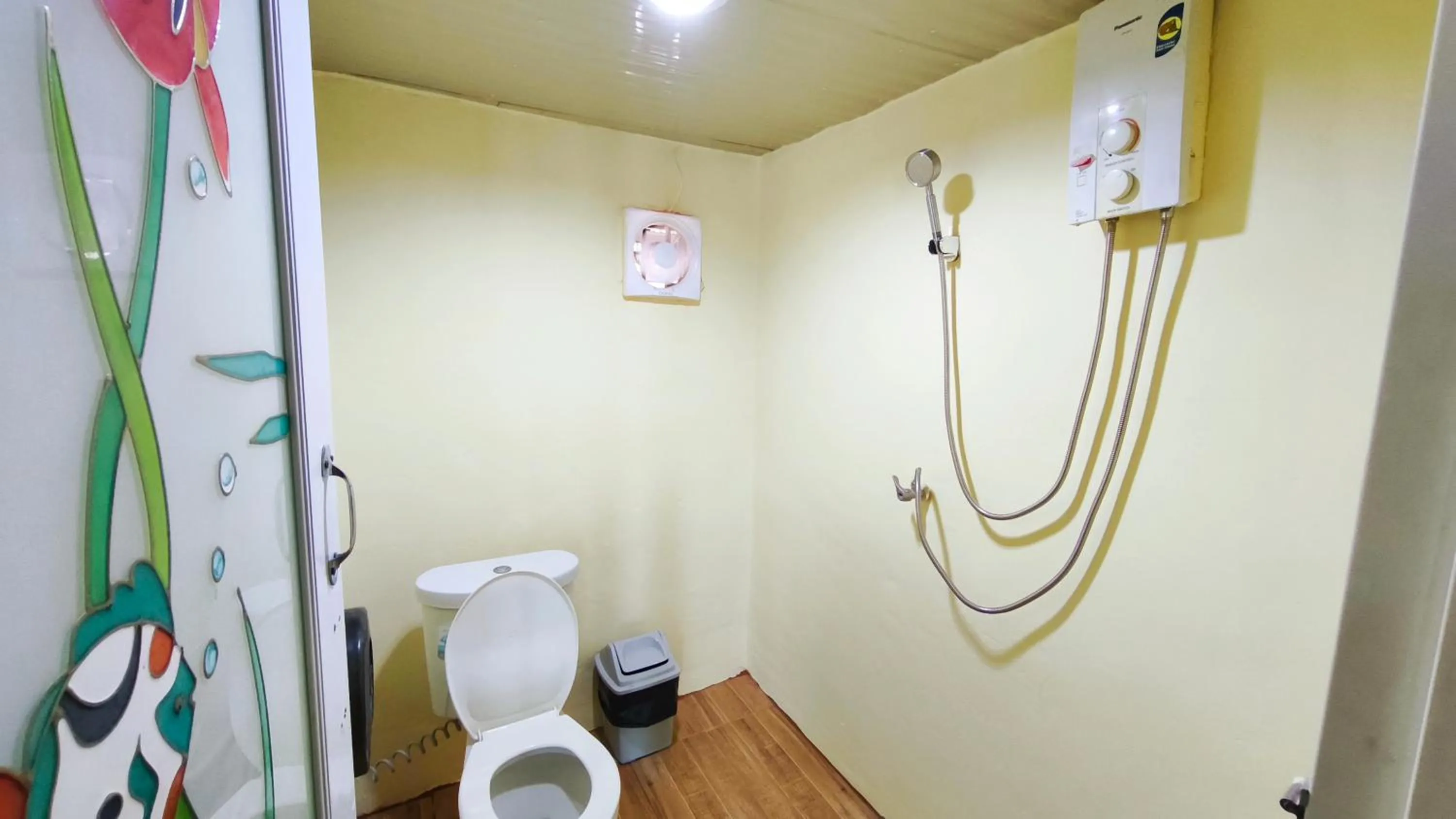 Shower in Pareehut Resort Koh Sichang