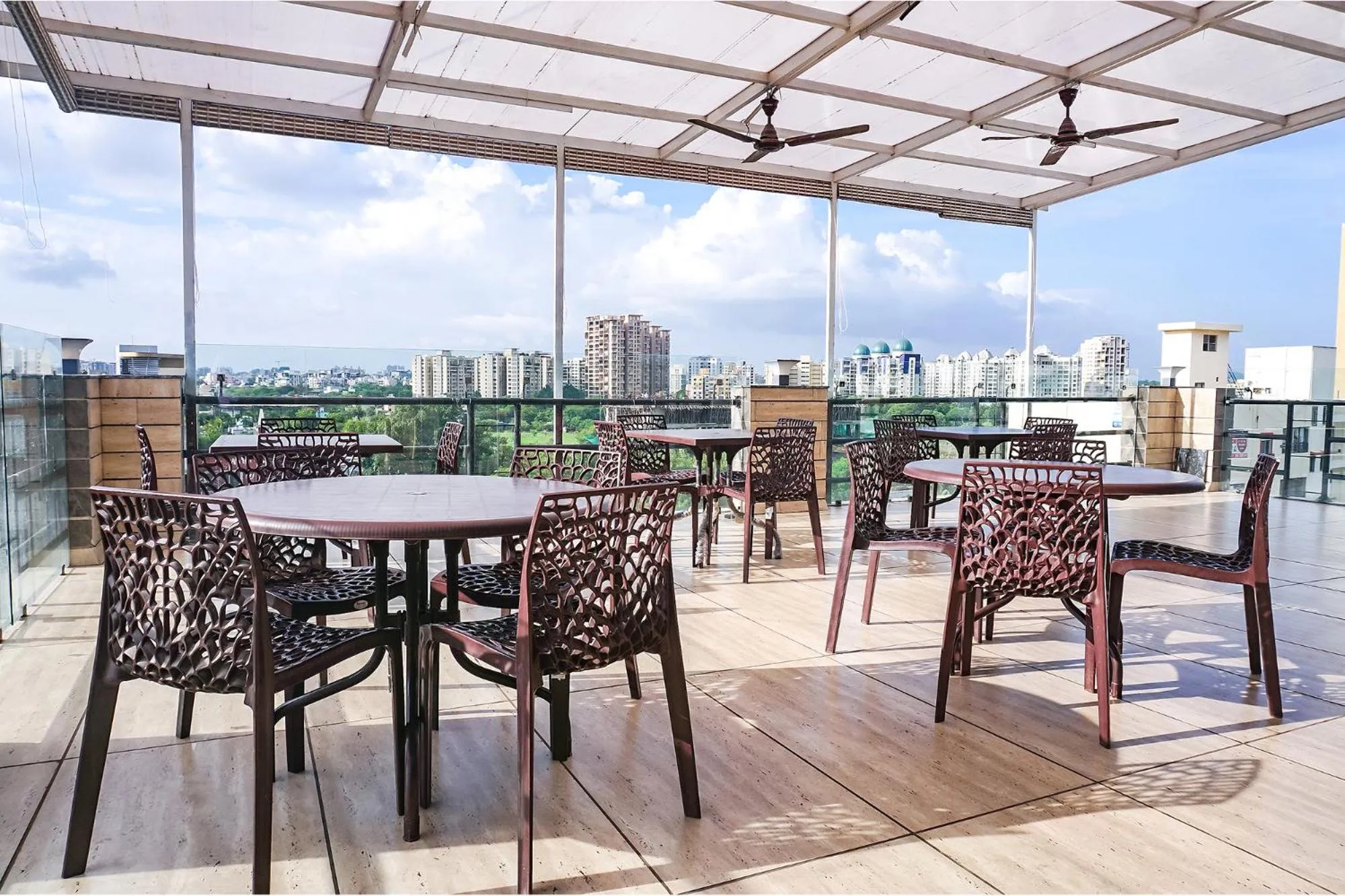 Restaurant/places to eat in FabHotel Atithi Regency