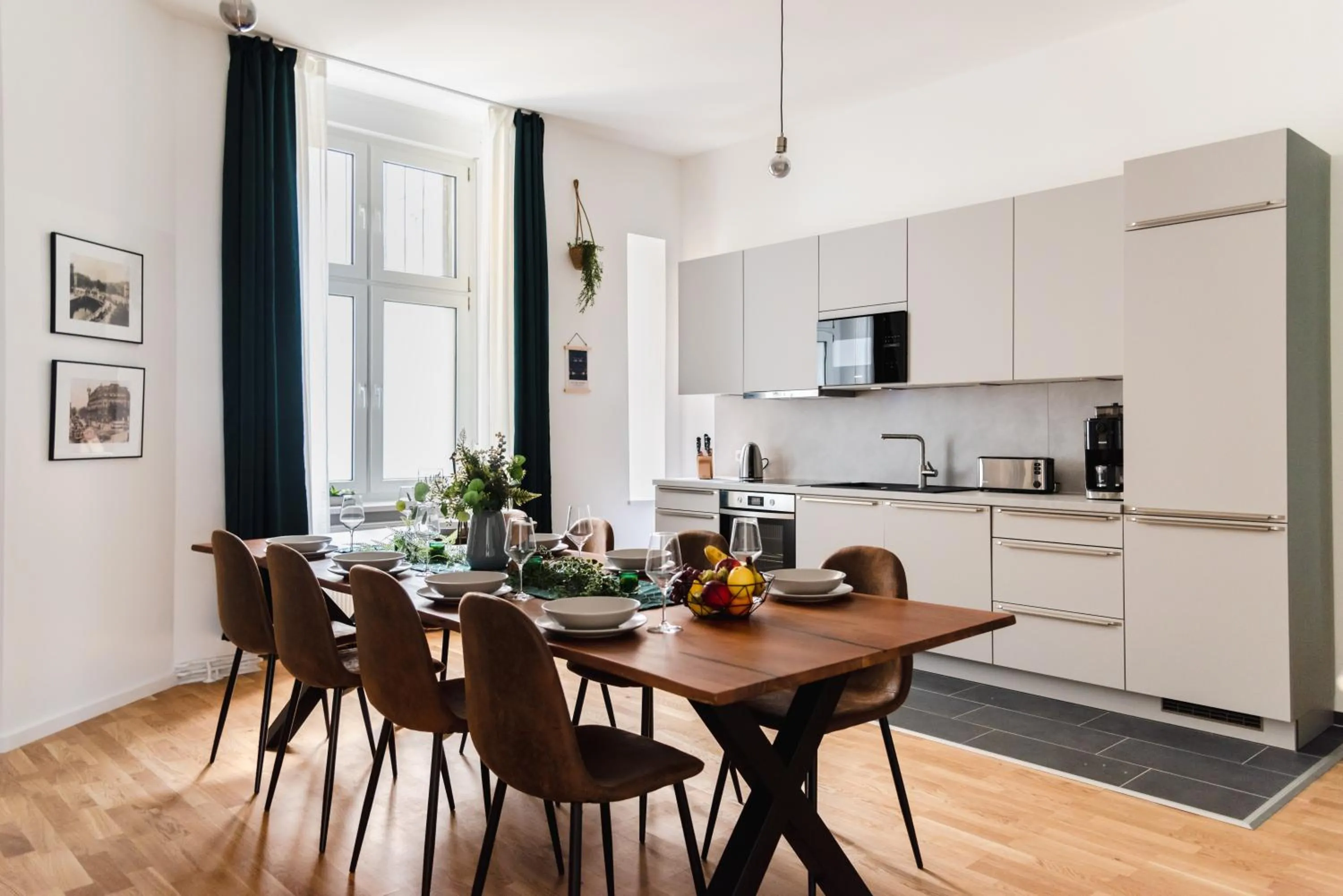 165m2 Downtown Family Suite 5BR, 3Bath, kids room, 11min Alexanderplatz